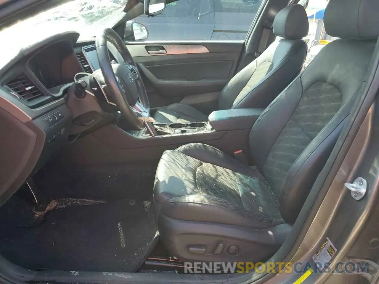7 Photograph of a damaged car 5NPE34AF3KH809067 HYUNDAI SONATA 2019