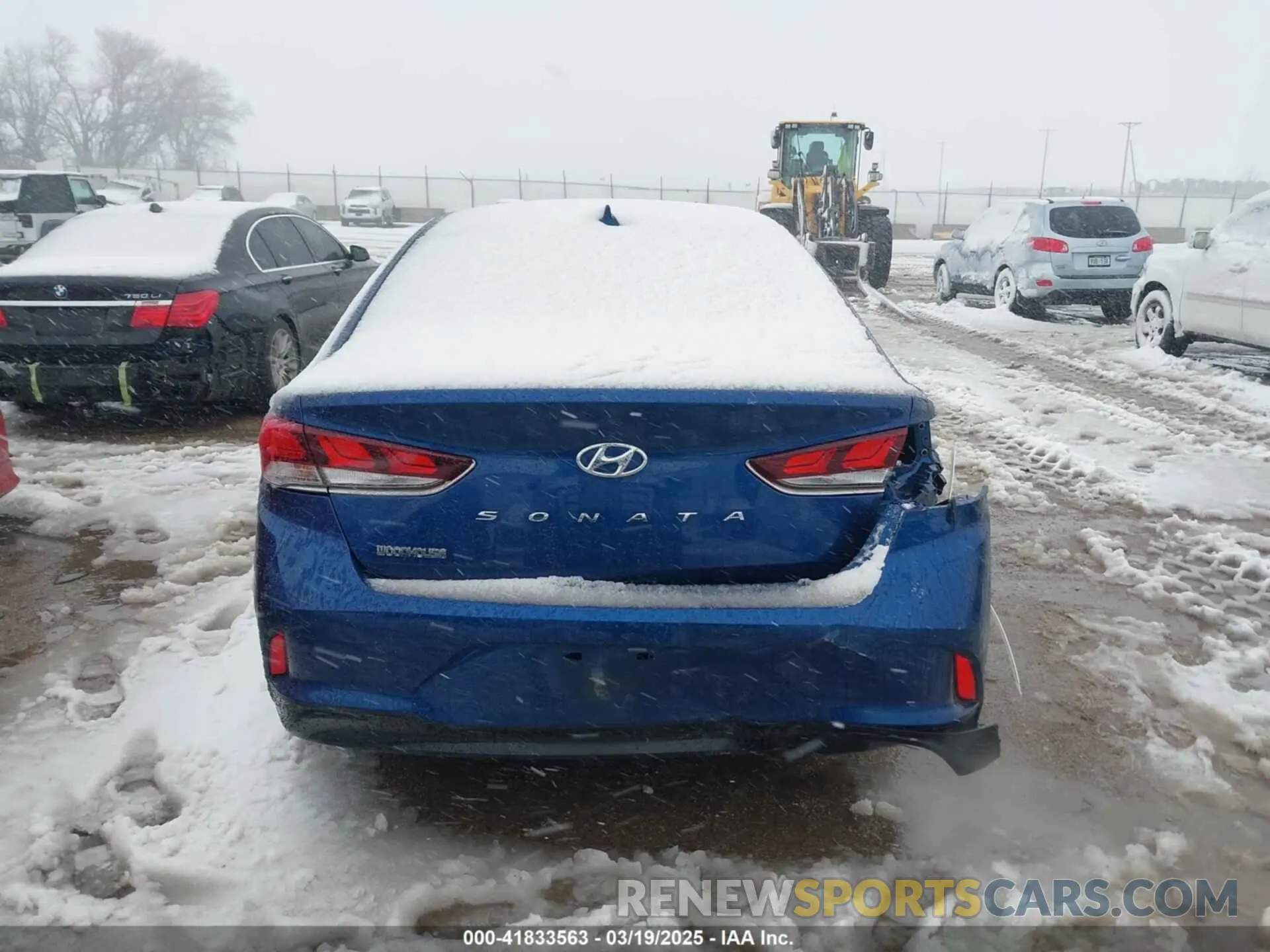 16 Photograph of a damaged car 5NPE34AF3KH809604 HYUNDAI SONATA 2019