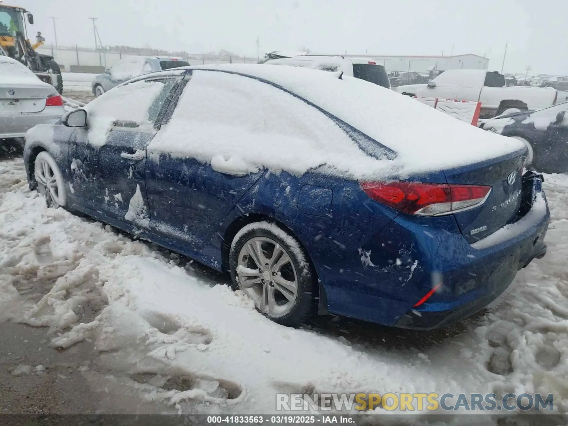 3 Photograph of a damaged car 5NPE34AF3KH809604 HYUNDAI SONATA 2019