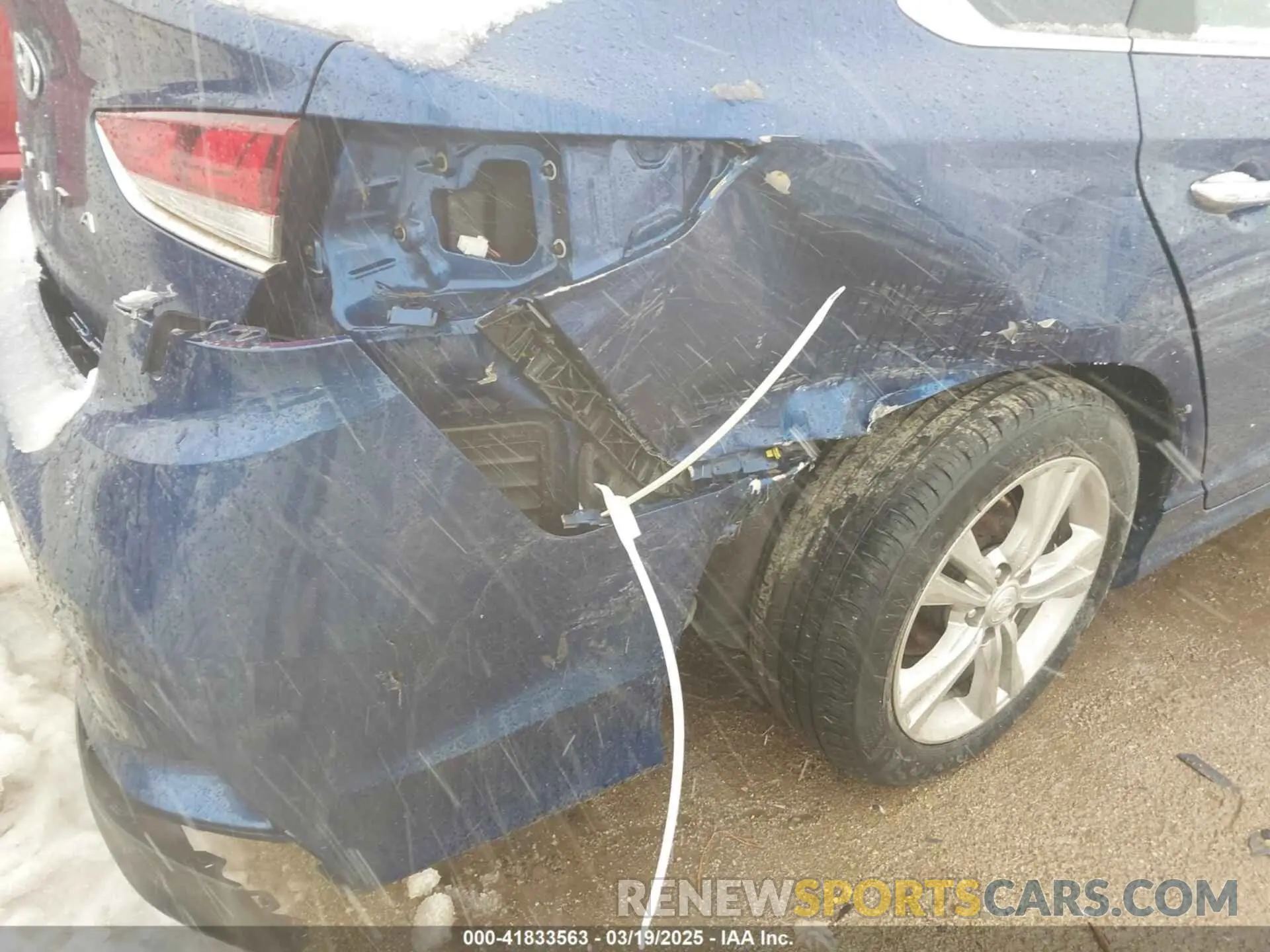 6 Photograph of a damaged car 5NPE34AF3KH809604 HYUNDAI SONATA 2019