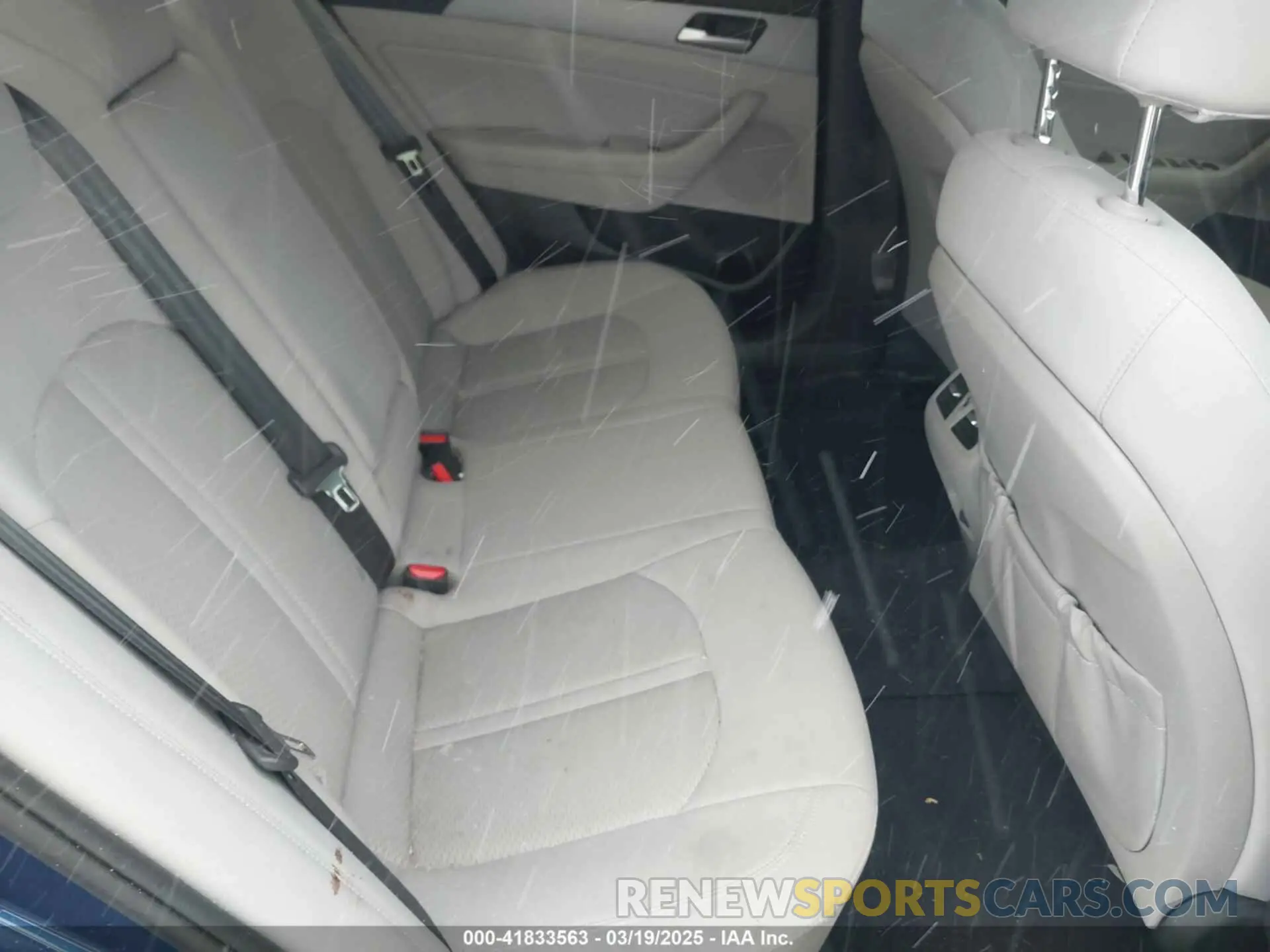 8 Photograph of a damaged car 5NPE34AF3KH809604 HYUNDAI SONATA 2019