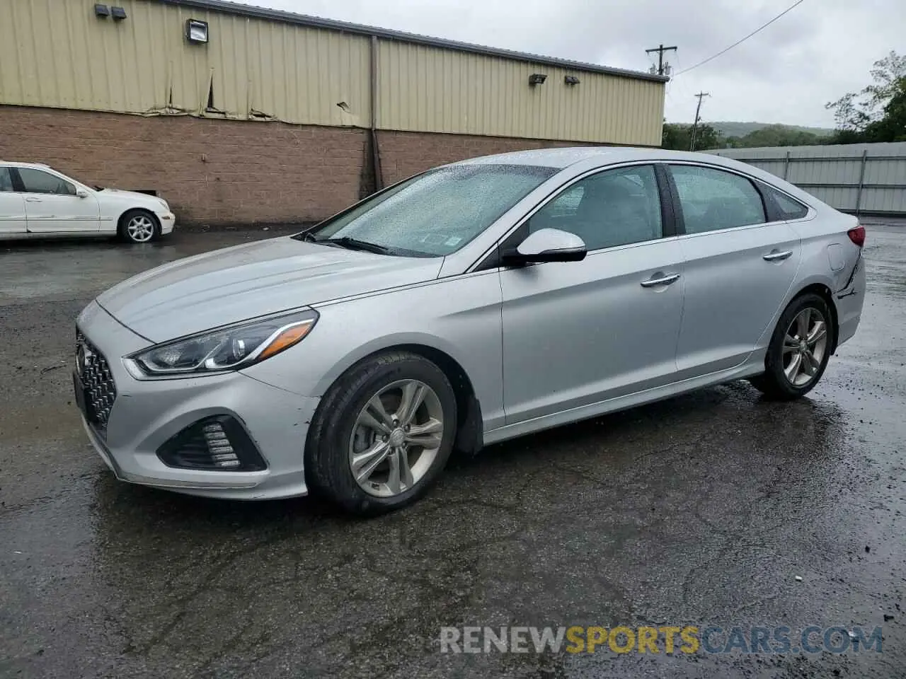 1 Photograph of a damaged car 5NPE34AF3KH813720 HYUNDAI SONATA 2019