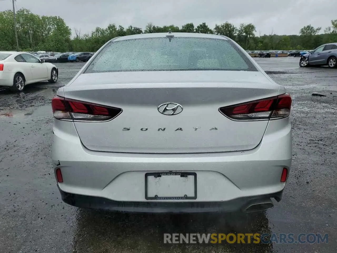 6 Photograph of a damaged car 5NPE34AF3KH813720 HYUNDAI SONATA 2019