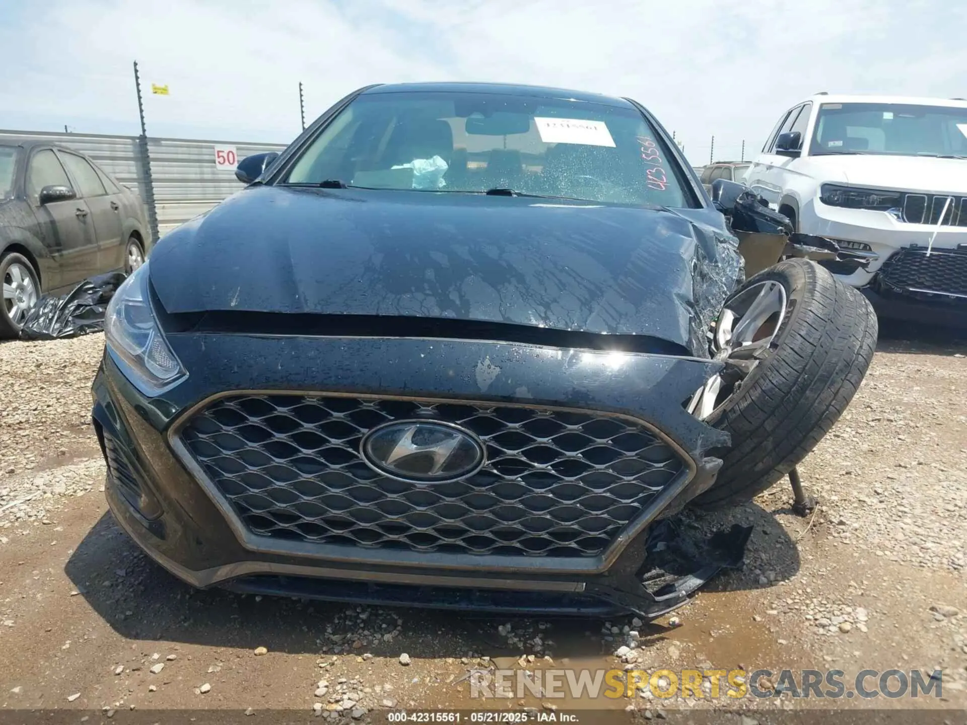 11 Photograph of a damaged car 5NPE34AF3KH815872 HYUNDAI SONATA 2019