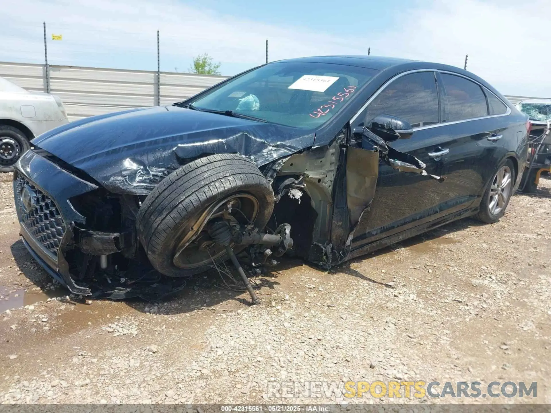 2 Photograph of a damaged car 5NPE34AF3KH815872 HYUNDAI SONATA 2019