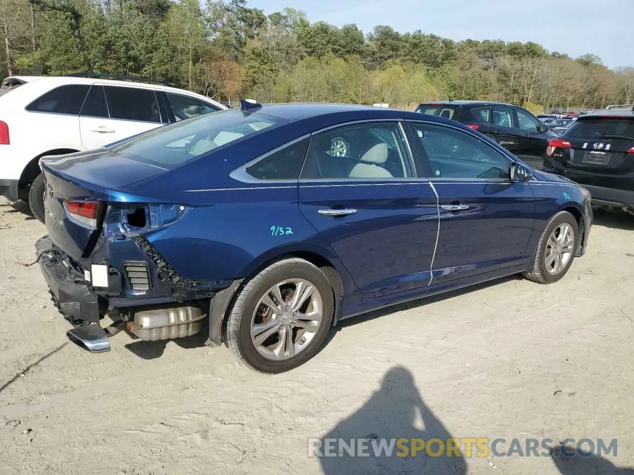3 Photograph of a damaged car 5NPE34AF4KH738087 HYUNDAI SONATA 2019