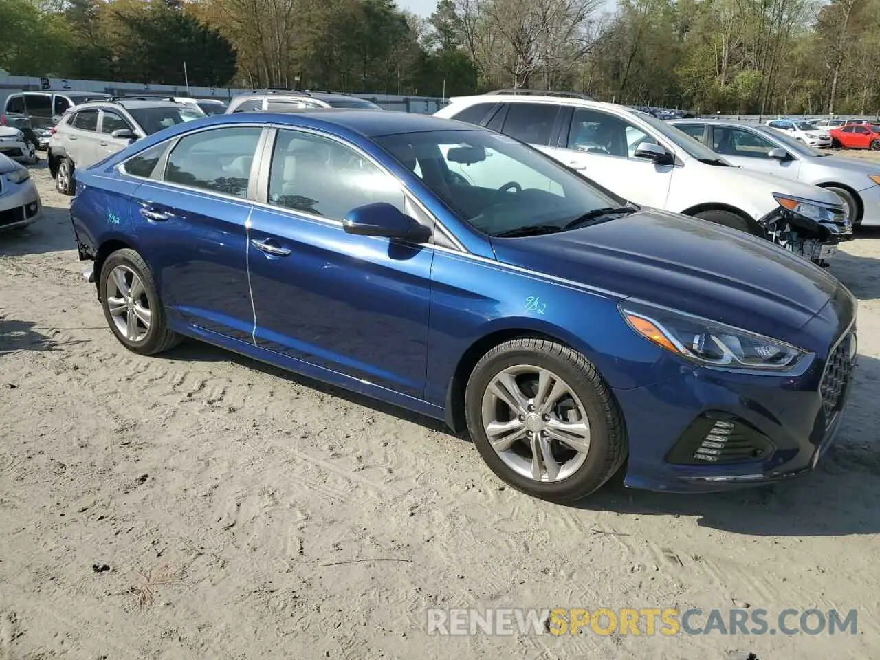 4 Photograph of a damaged car 5NPE34AF4KH738087 HYUNDAI SONATA 2019