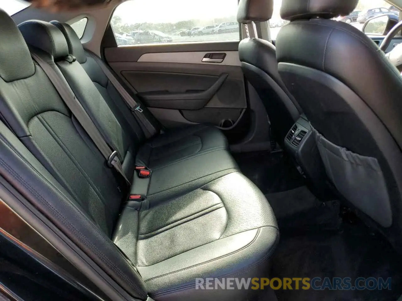 10 Photograph of a damaged car 5NPE34AF4KH741362 HYUNDAI SONATA 2019