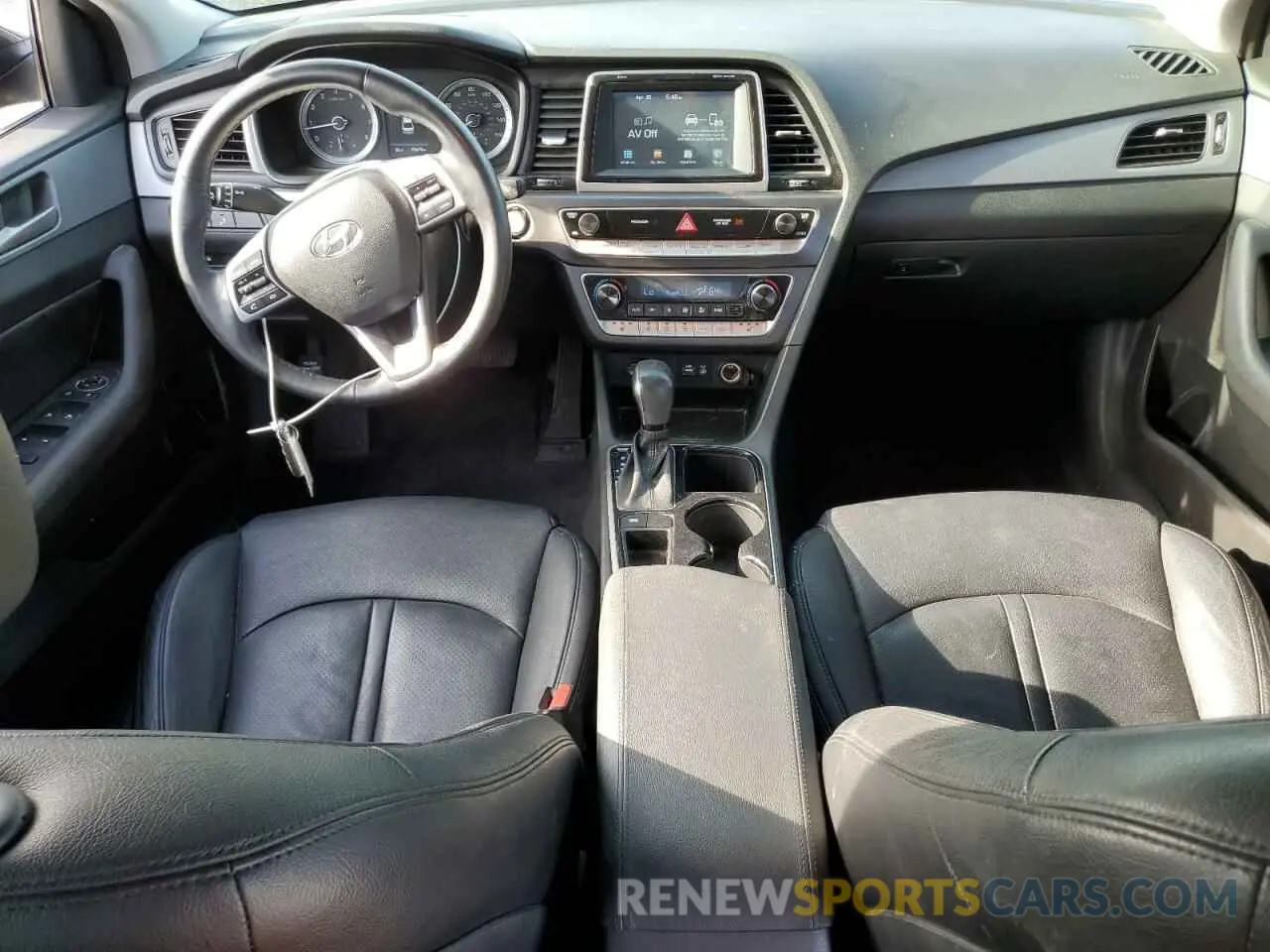 8 Photograph of a damaged car 5NPE34AF4KH741362 HYUNDAI SONATA 2019