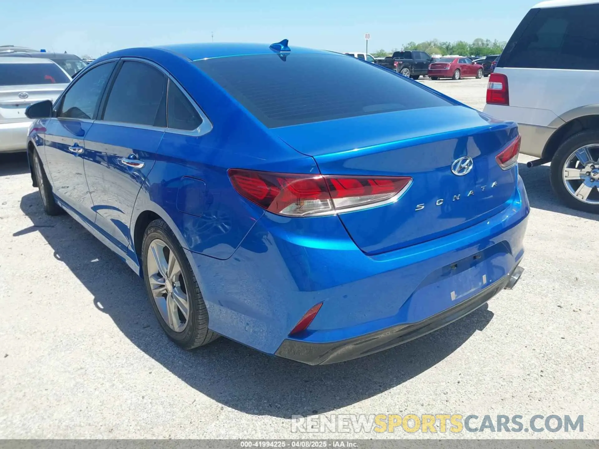 3 Photograph of a damaged car 5NPE34AF4KH748957 HYUNDAI SONATA 2019