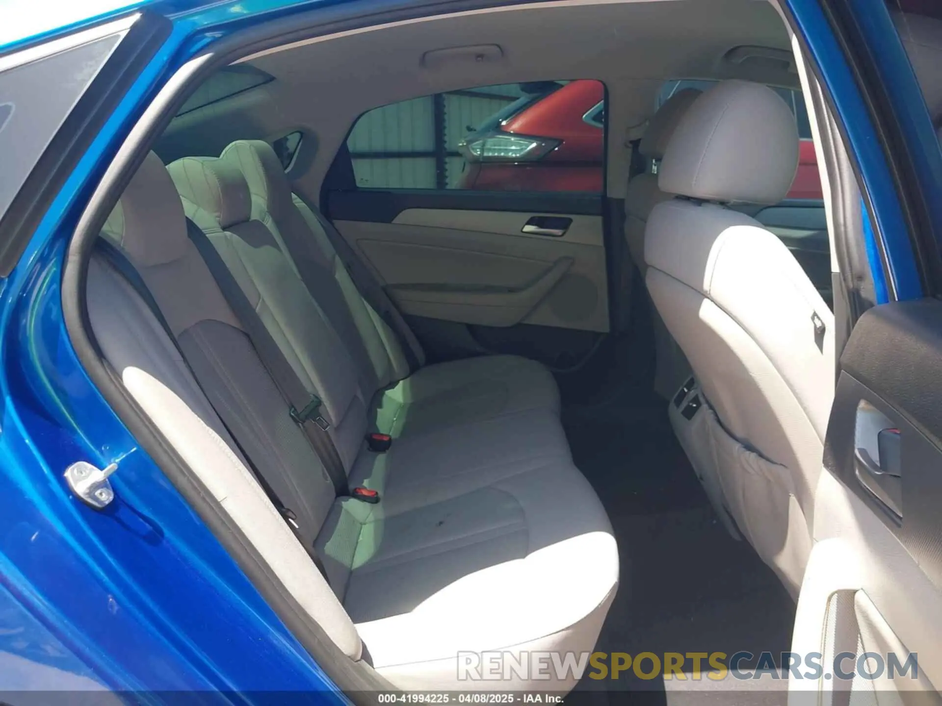 8 Photograph of a damaged car 5NPE34AF4KH748957 HYUNDAI SONATA 2019