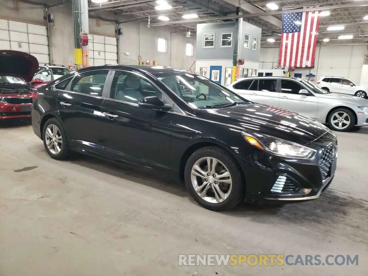 4 Photograph of a damaged car 5NPE34AF4KH754077 HYUNDAI SONATA 2019