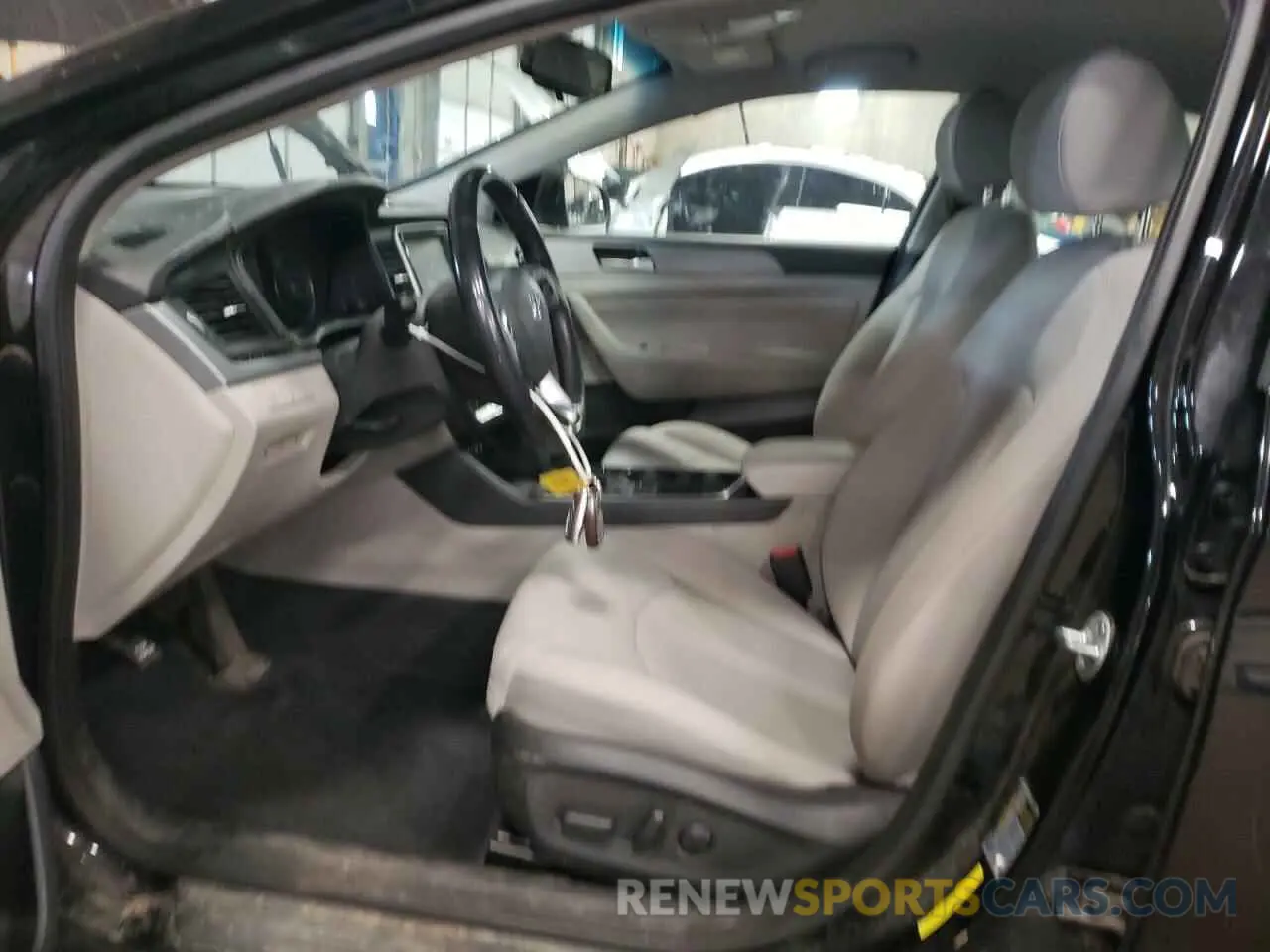 7 Photograph of a damaged car 5NPE34AF4KH754077 HYUNDAI SONATA 2019