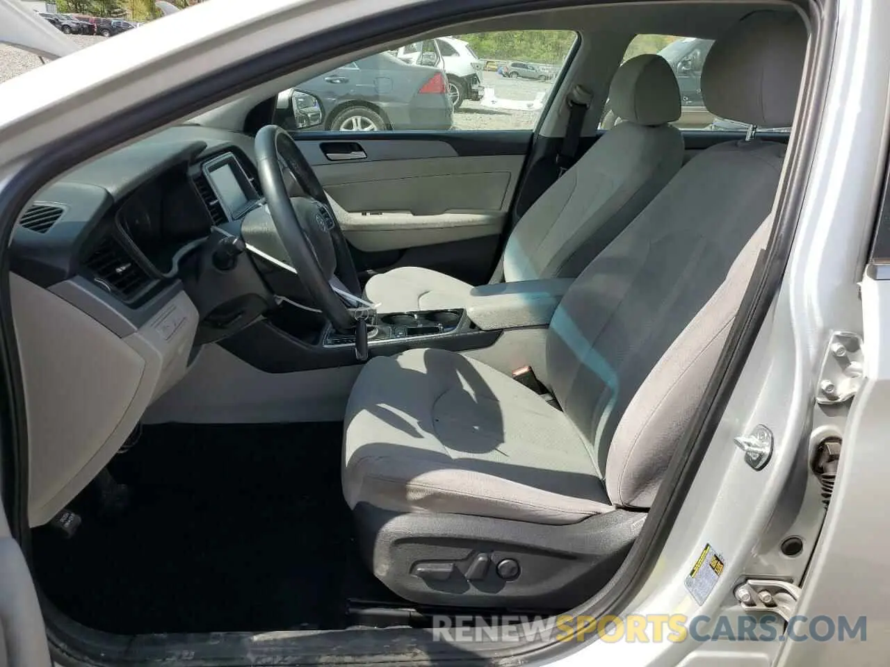 7 Photograph of a damaged car 5NPE34AF4KH756850 HYUNDAI SONATA 2019