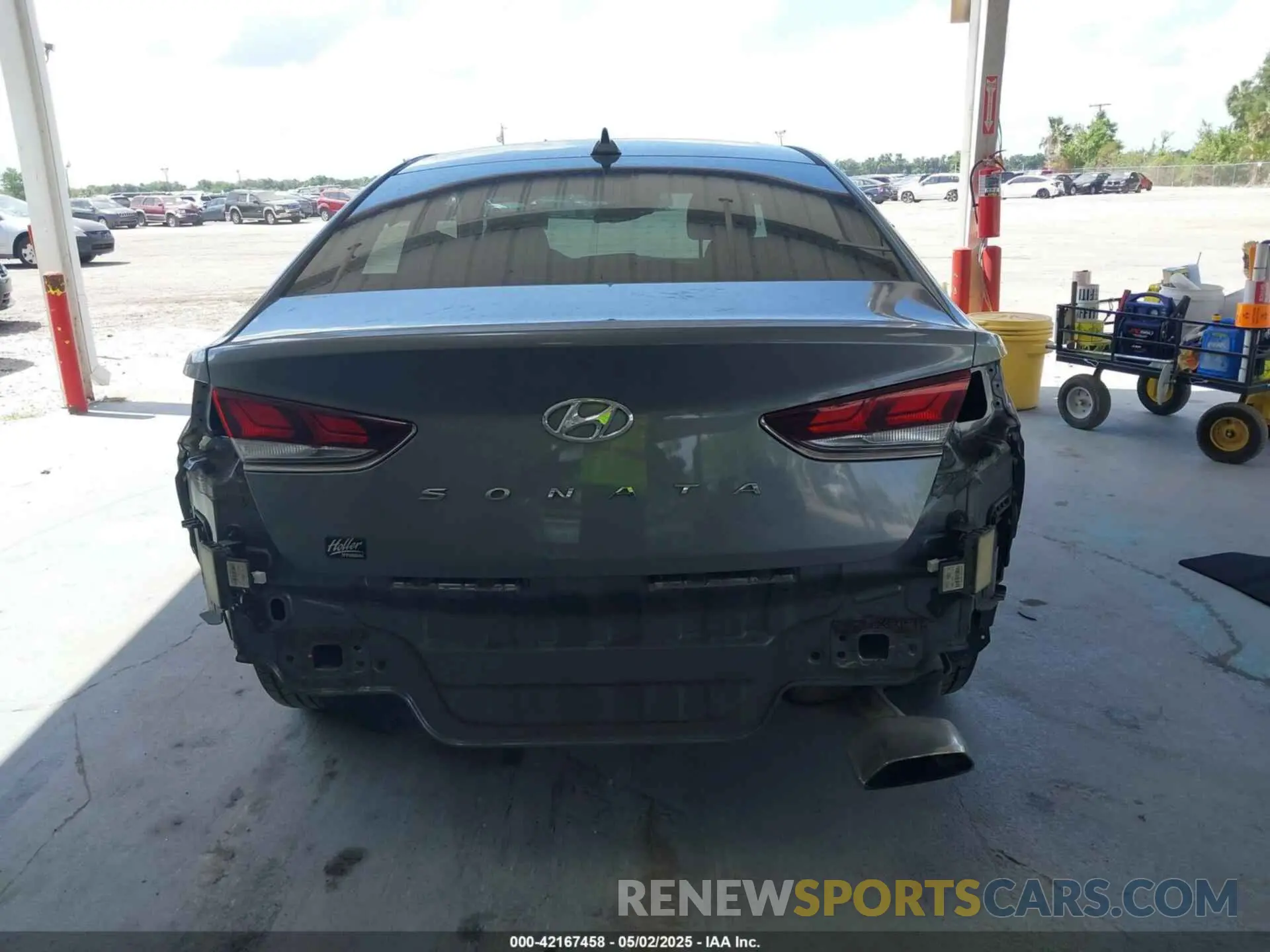 17 Photograph of a damaged car 5NPE34AF4KH764415 HYUNDAI SONATA 2019