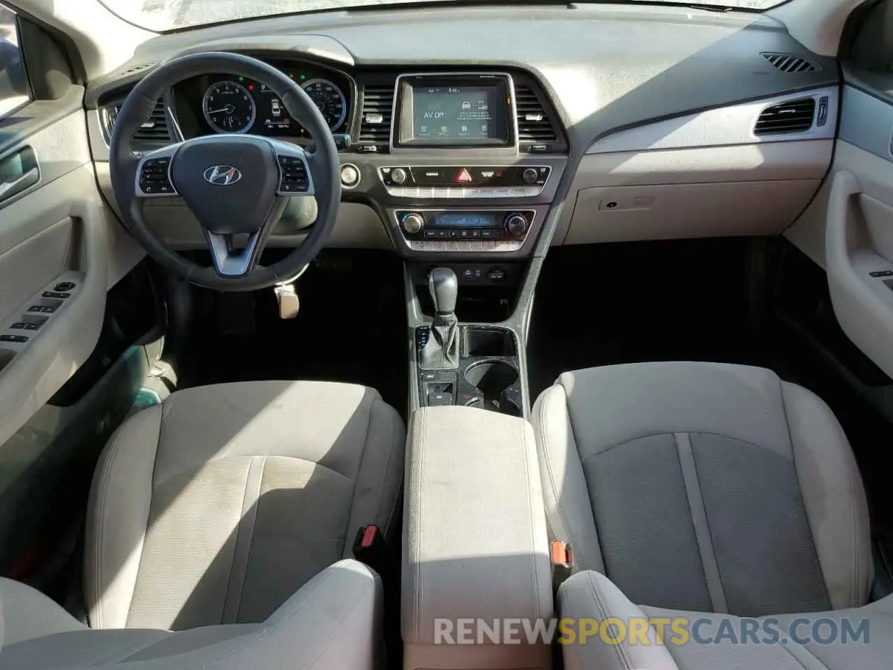 8 Photograph of a damaged car 5NPE34AF4KH767024 HYUNDAI SONATA 2019