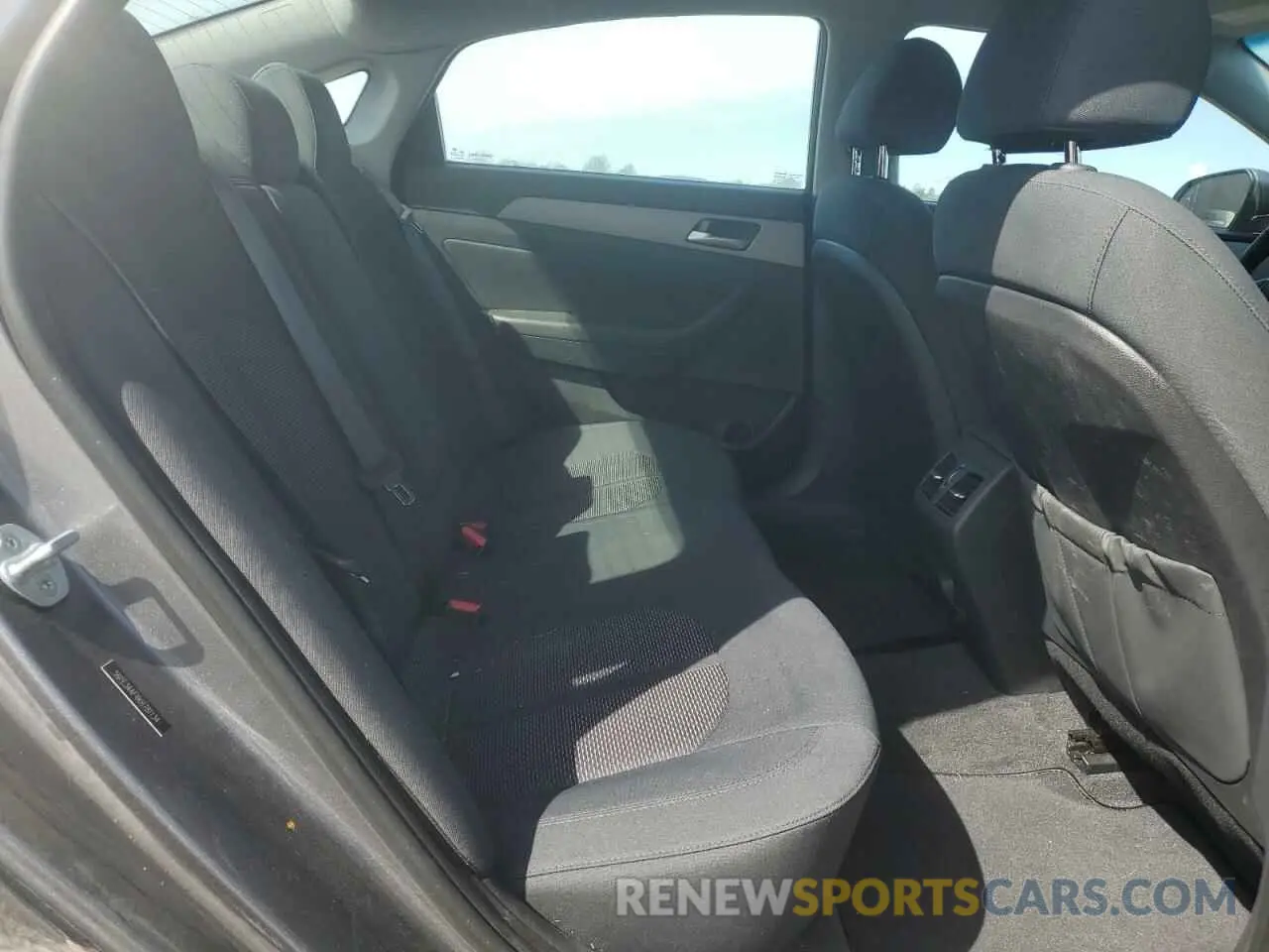 10 Photograph of a damaged car 5NPE34AF4KH781134 HYUNDAI SONATA 2019