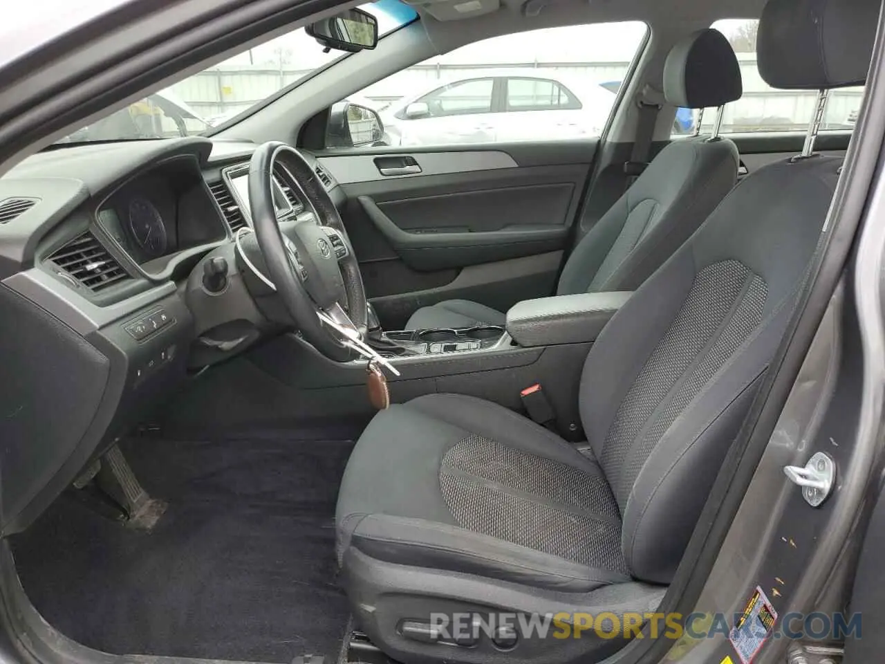 7 Photograph of a damaged car 5NPE34AF4KH781845 HYUNDAI SONATA 2019