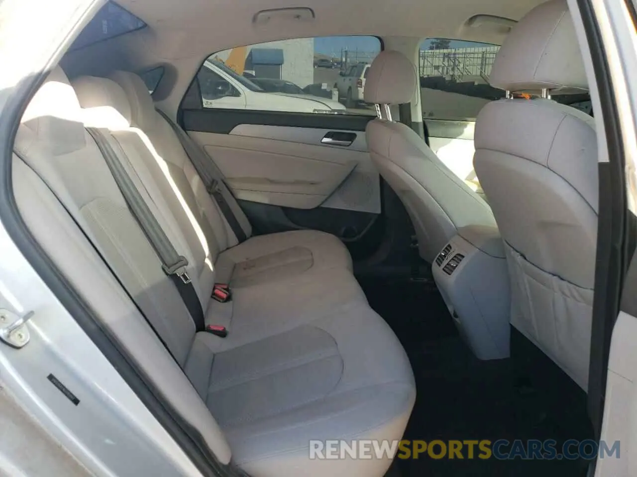 10 Photograph of a damaged car 5NPE34AF4KH783899 HYUNDAI SONATA 2019