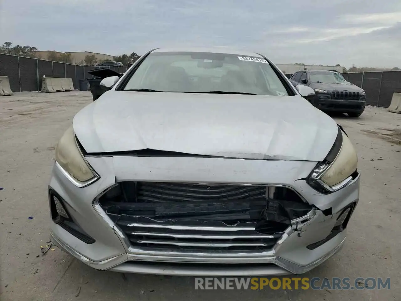 5 Photograph of a damaged car 5NPE34AF4KH789119 HYUNDAI SONATA 2019