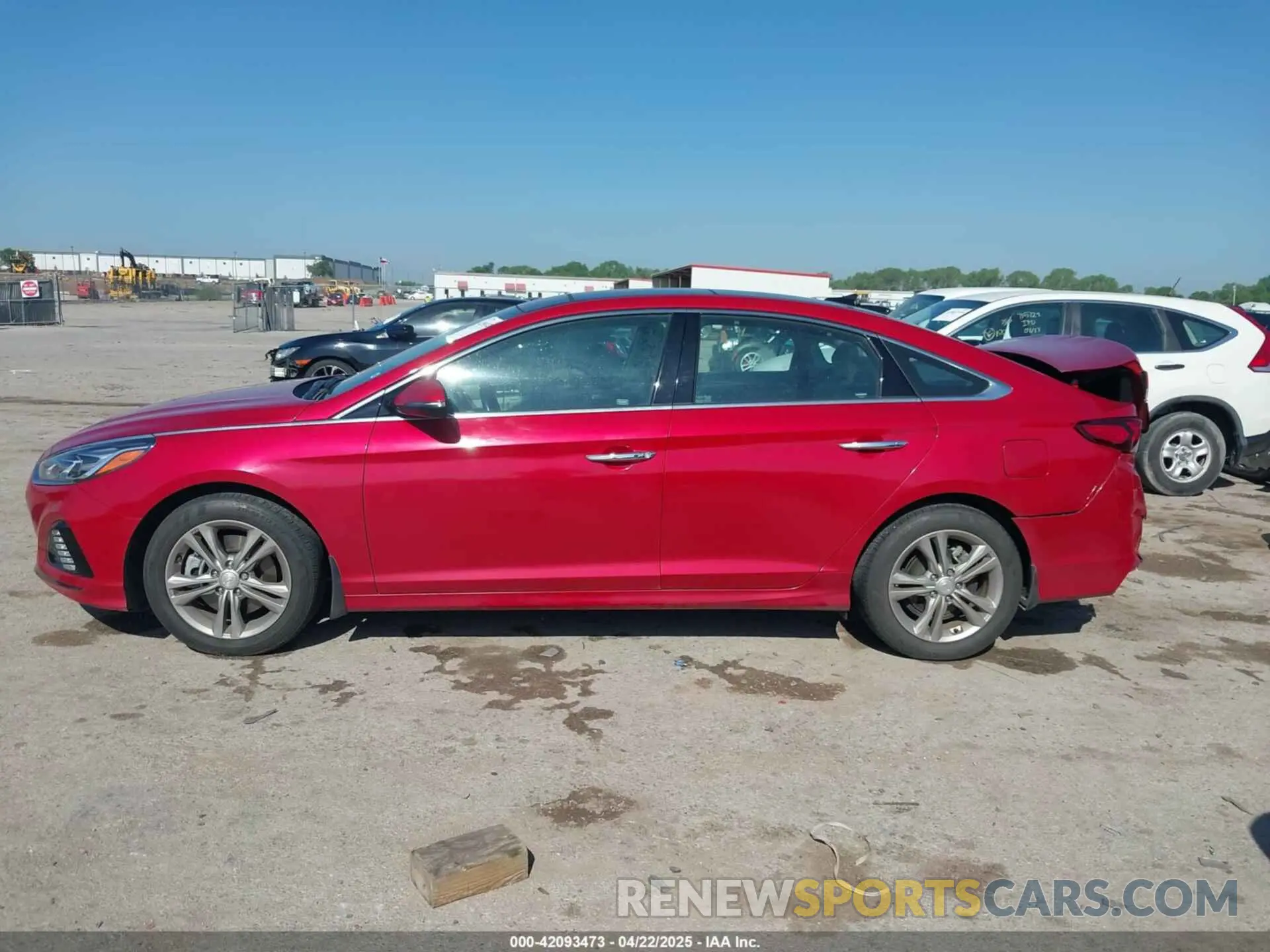 14 Photograph of a damaged car 5NPE34AF4KH796927 HYUNDAI SONATA 2019