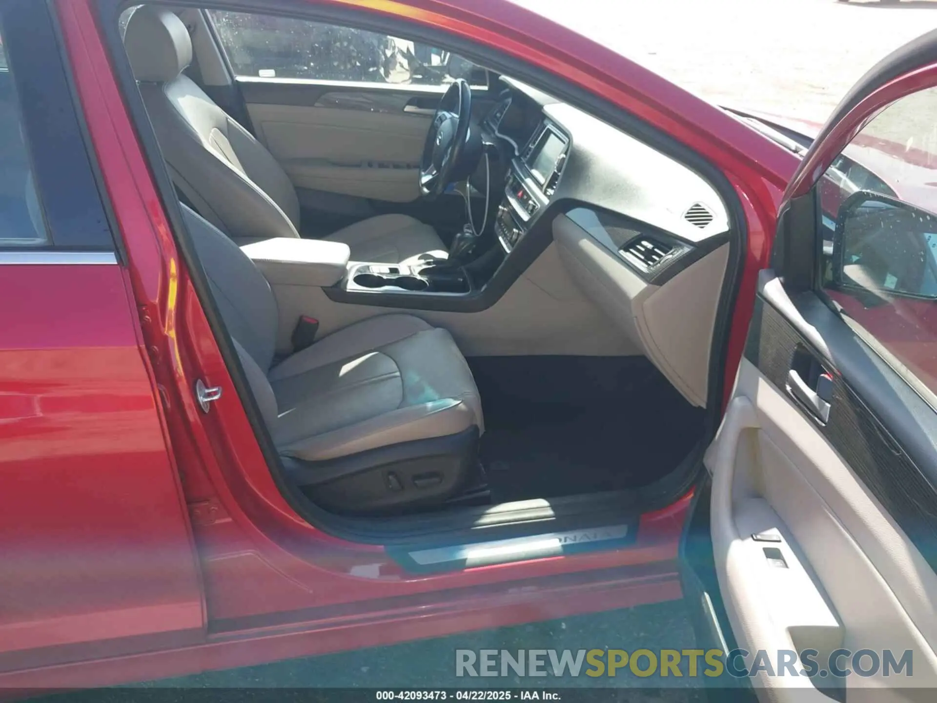 5 Photograph of a damaged car 5NPE34AF4KH796927 HYUNDAI SONATA 2019