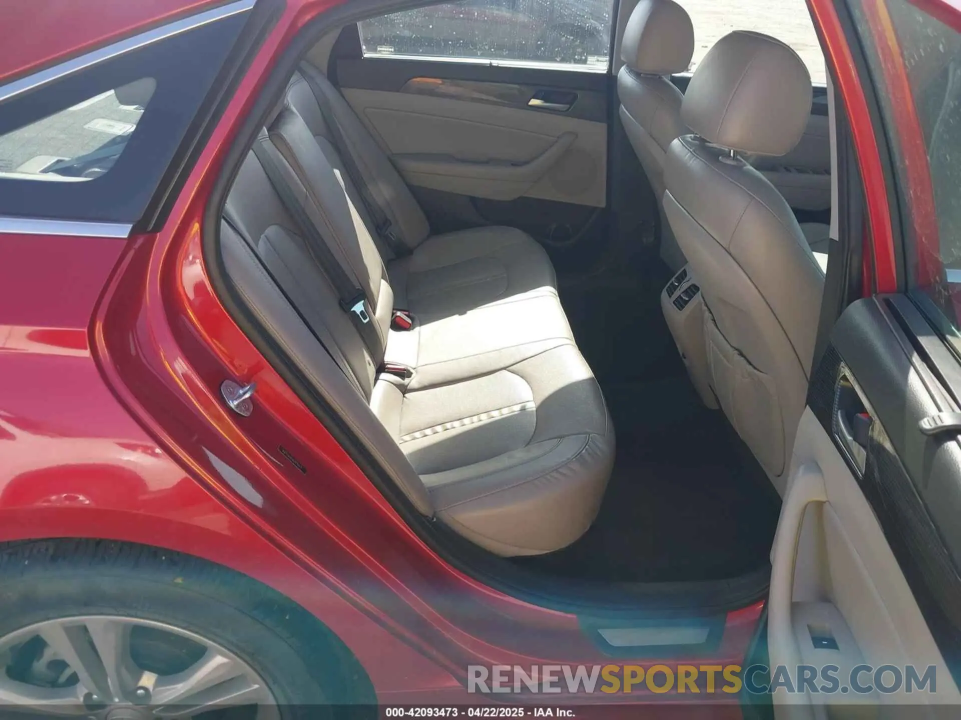 8 Photograph of a damaged car 5NPE34AF4KH796927 HYUNDAI SONATA 2019
