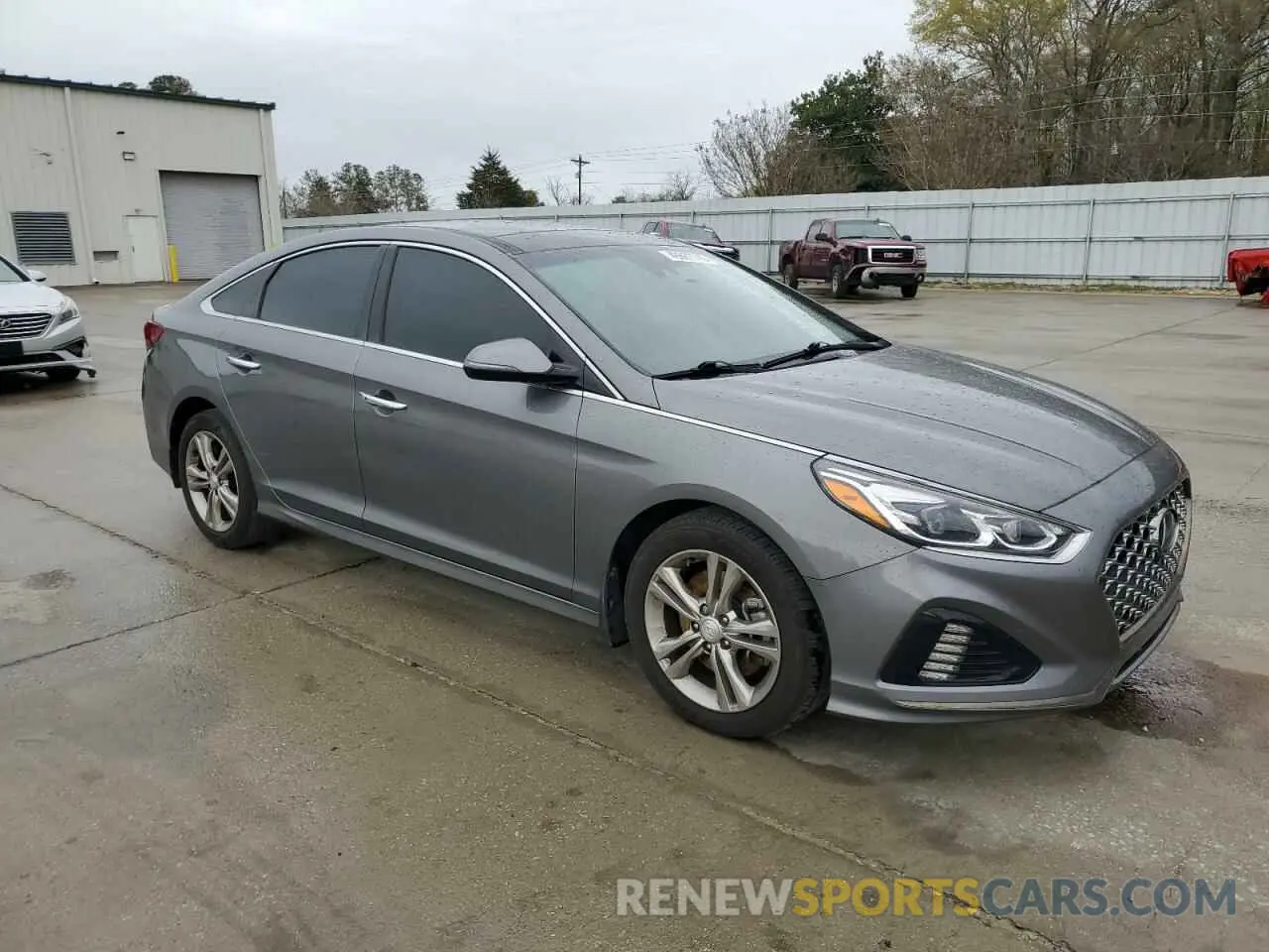4 Photograph of a damaged car 5NPE34AF4KH800460 HYUNDAI SONATA 2019