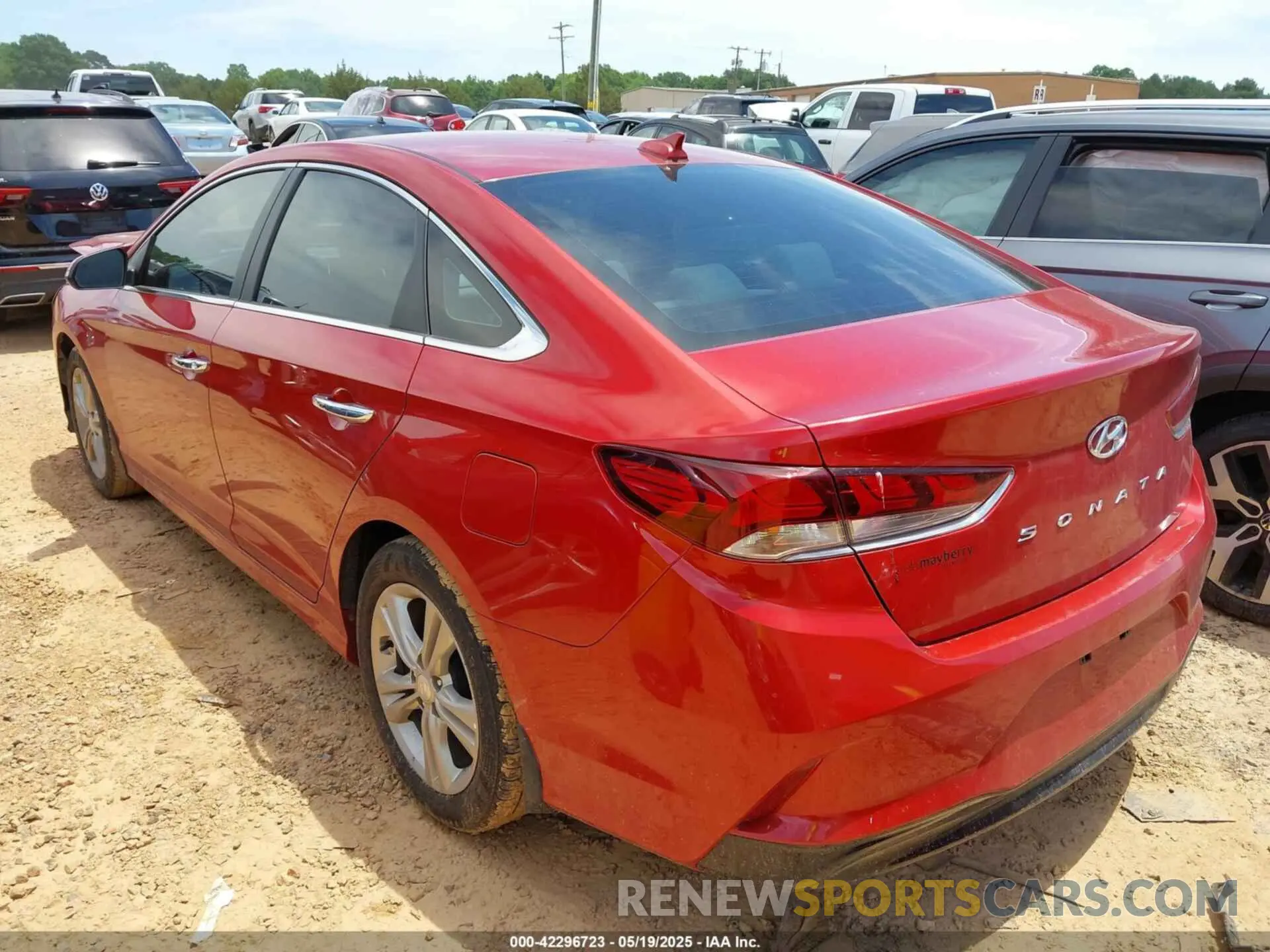 3 Photograph of a damaged car 5NPE34AF4KH802628 HYUNDAI SONATA 2019