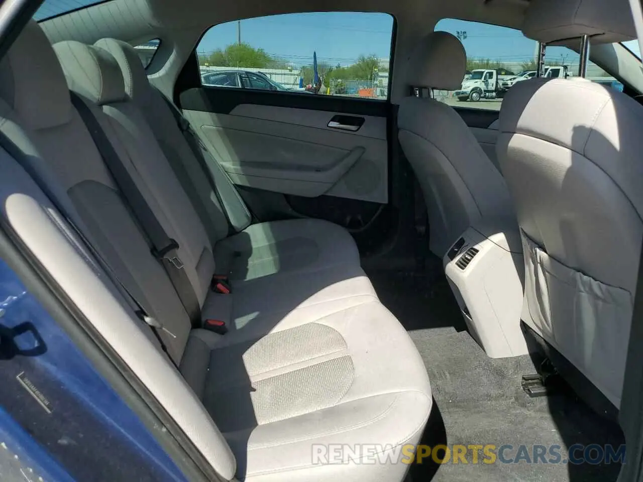 11 Photograph of a damaged car 5NPE34AF4KH807344 HYUNDAI SONATA 2019