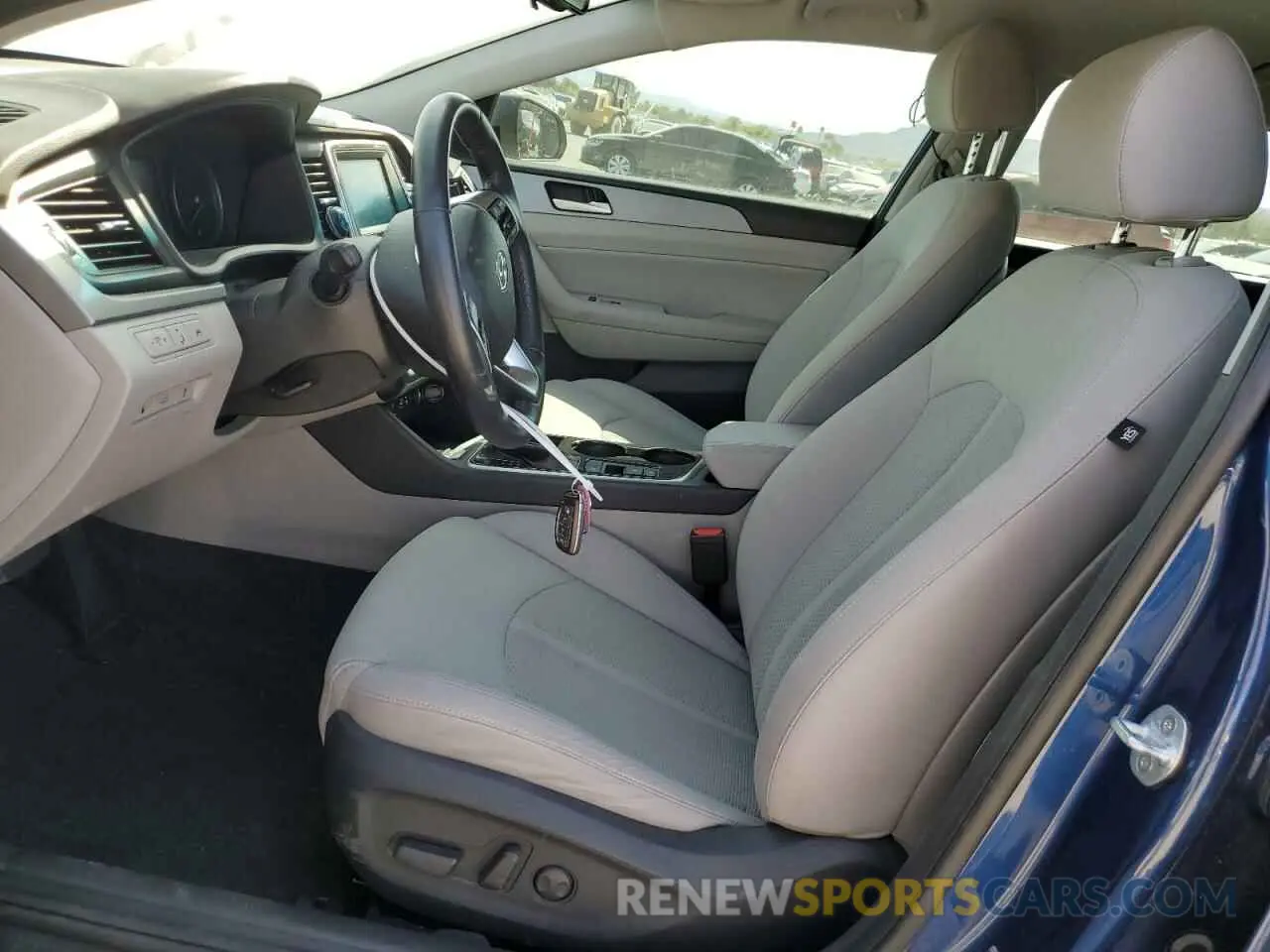 7 Photograph of a damaged car 5NPE34AF4KH807344 HYUNDAI SONATA 2019
