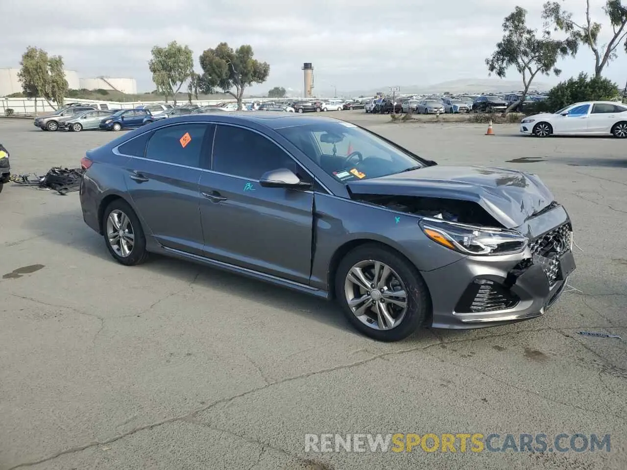 4 Photograph of a damaged car 5NPE34AF4KH814200 HYUNDAI SONATA 2019