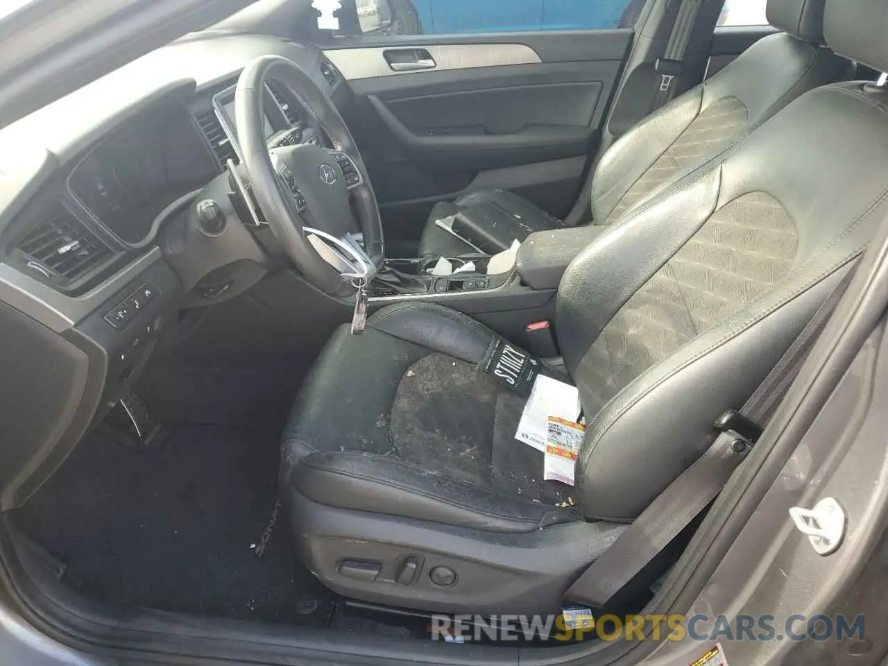 7 Photograph of a damaged car 5NPE34AF4KH814200 HYUNDAI SONATA 2019