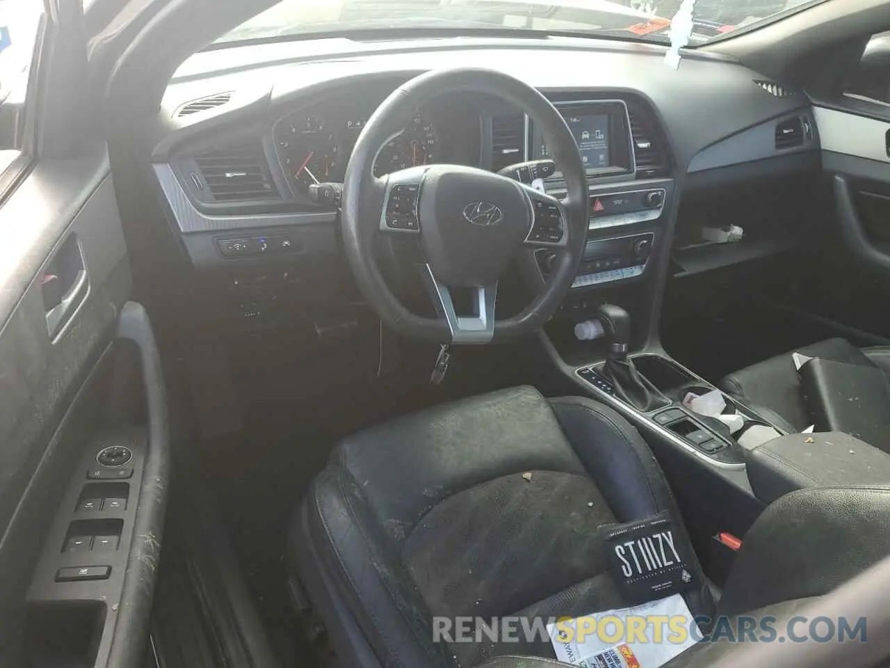 8 Photograph of a damaged car 5NPE34AF4KH814200 HYUNDAI SONATA 2019