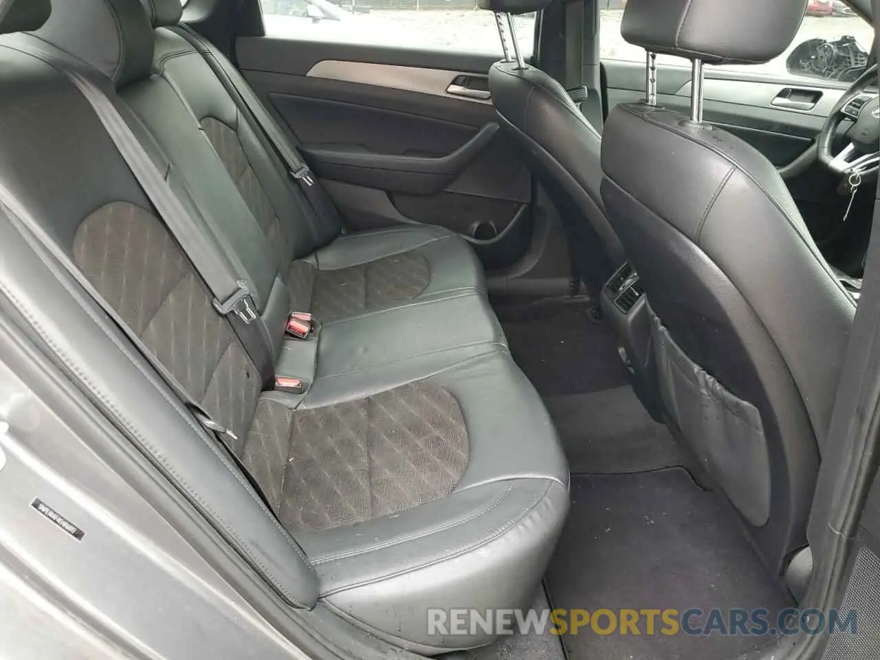 10 Photograph of a damaged car 5NPE34AF4KH816092 HYUNDAI SONATA 2019