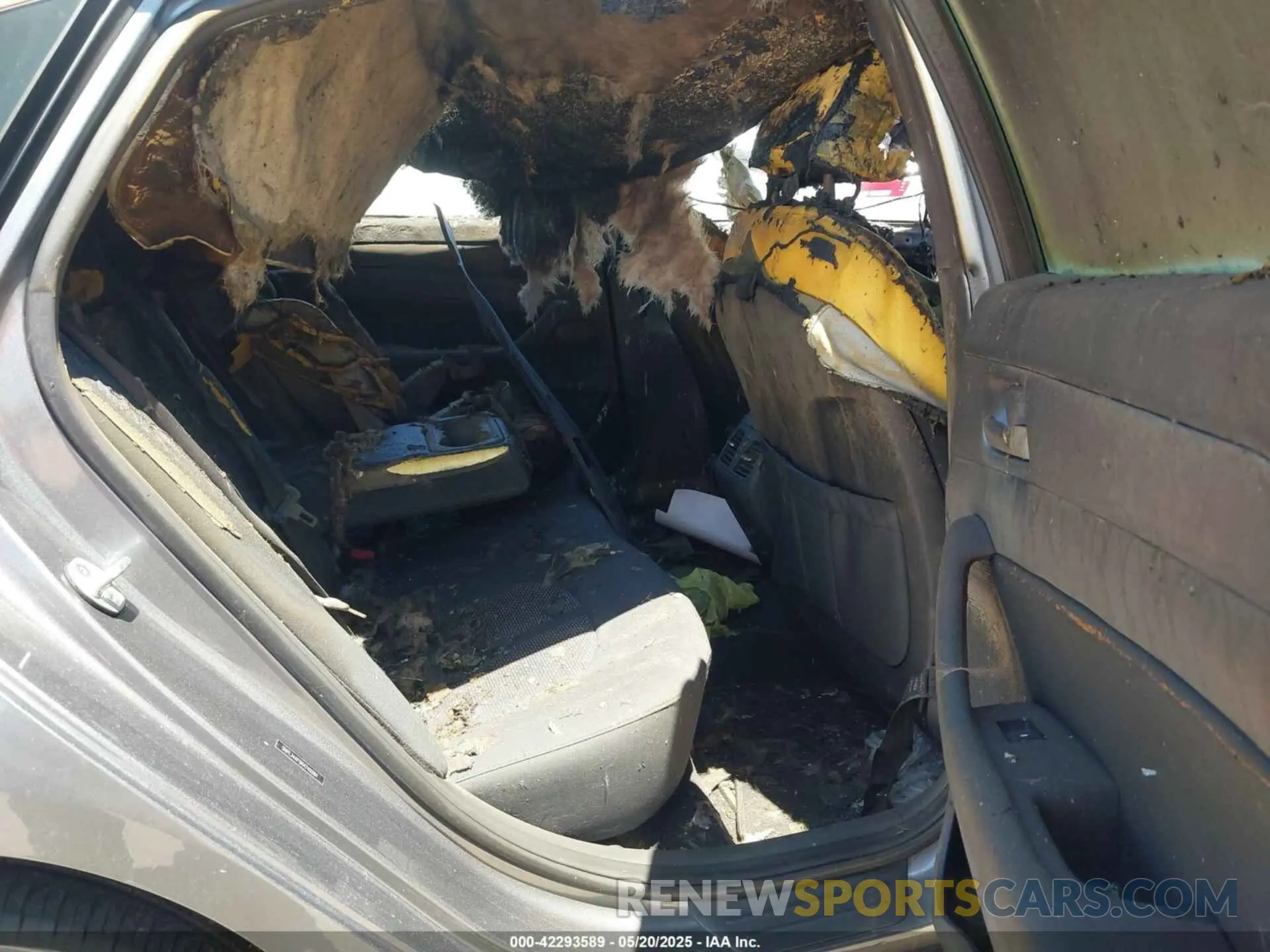 8 Photograph of a damaged car 5NPE34AF5KH740284 HYUNDAI SONATA 2019