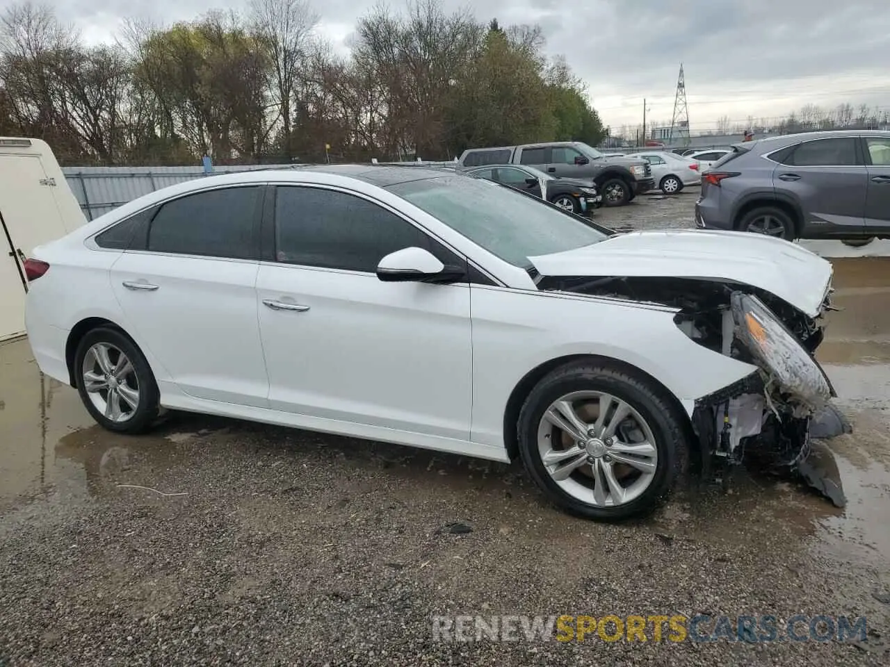 4 Photograph of a damaged car 5NPE34AF5KH748417 HYUNDAI SONATA 2019