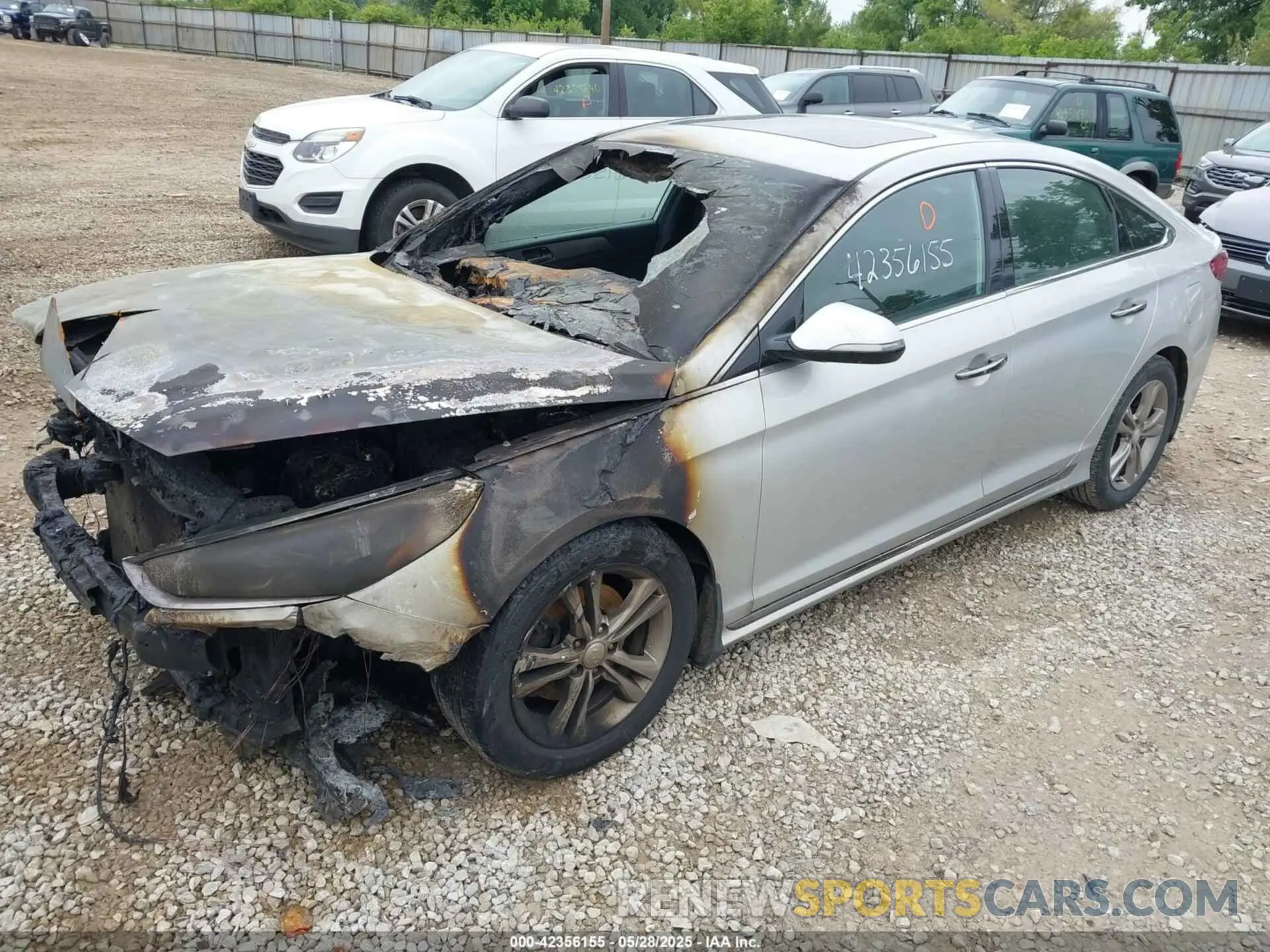 2 Photograph of a damaged car 5NPE34AF5KH759255 HYUNDAI SONATA 2019