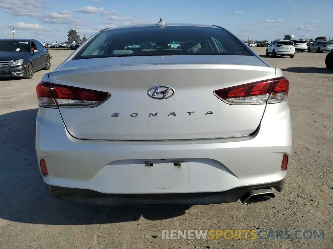6 Photograph of a damaged car 5NPE34AF5KH775150 HYUNDAI SONATA 2019