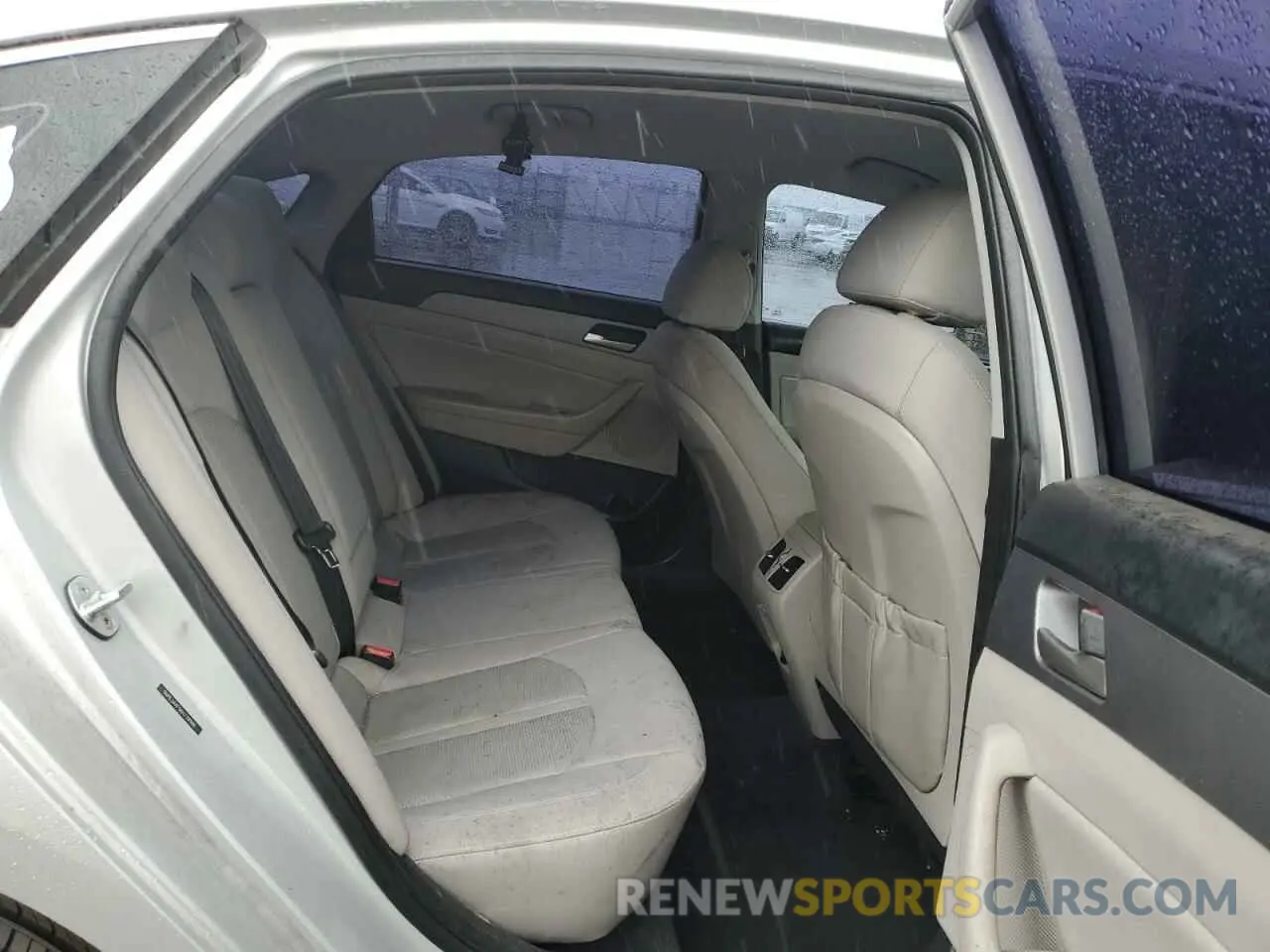 10 Photograph of a damaged car 5NPE34AF5KH778596 HYUNDAI SONATA 2019