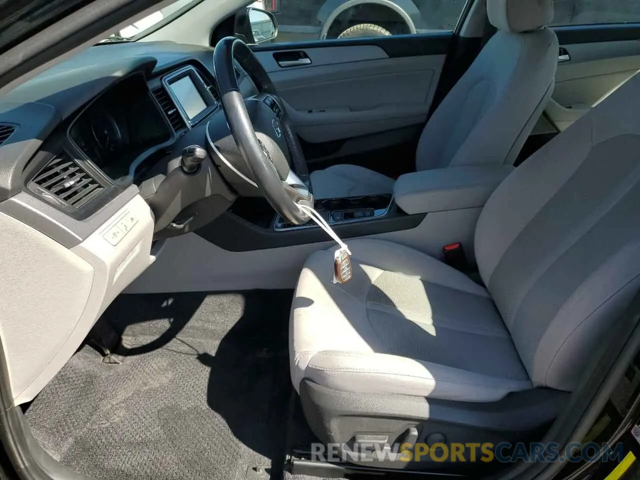 7 Photograph of a damaged car 5NPE34AF5KH794748 HYUNDAI SONATA 2019