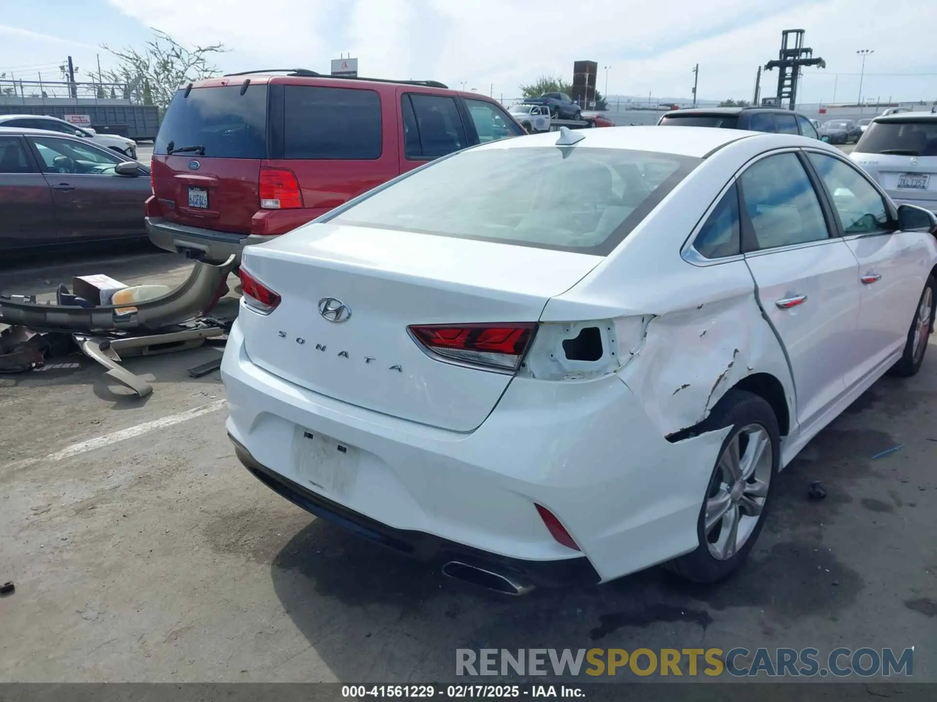 6 Photograph of a damaged car 5NPE34AF6KH786609 HYUNDAI SONATA 2019