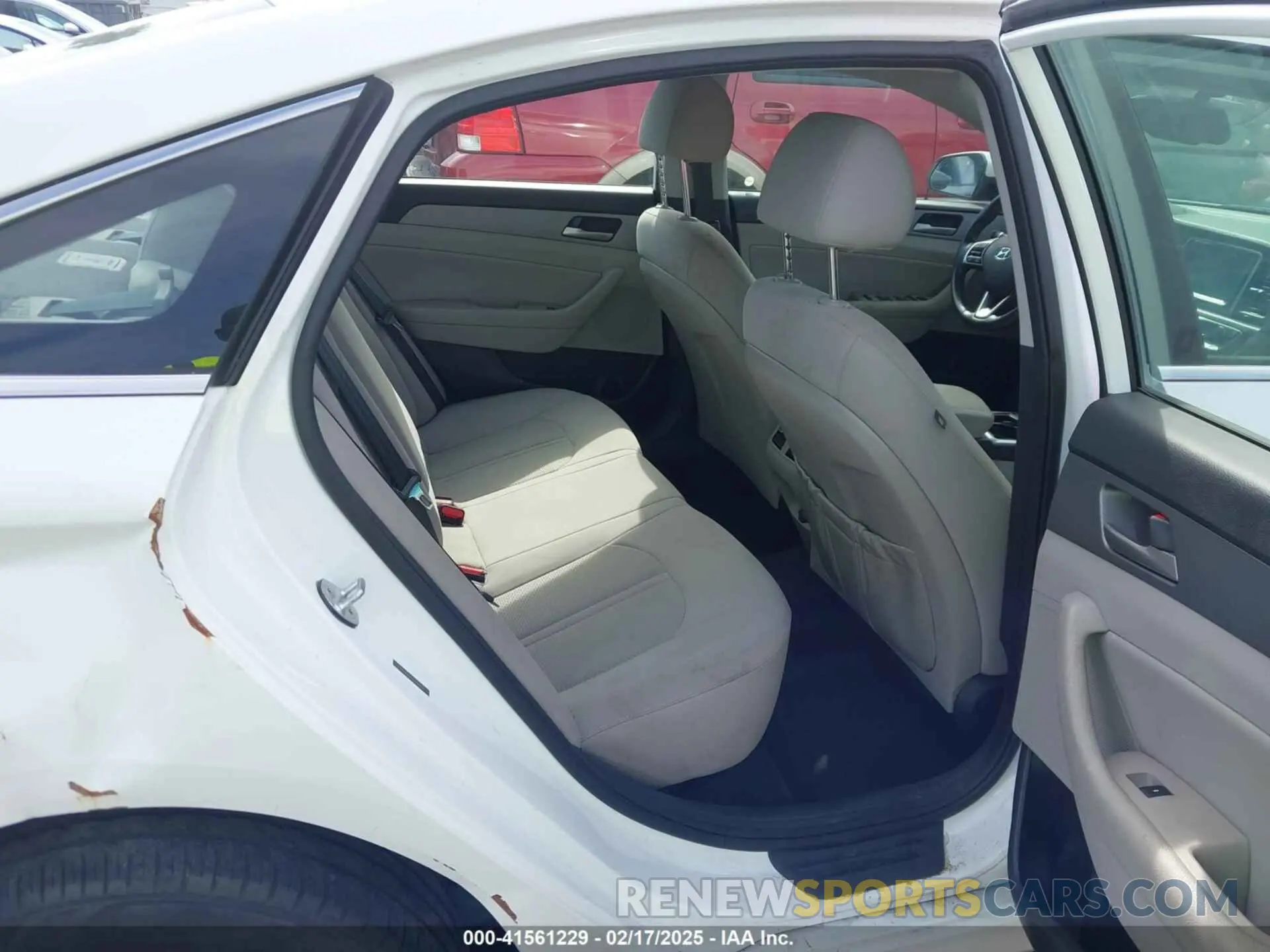 8 Photograph of a damaged car 5NPE34AF6KH786609 HYUNDAI SONATA 2019