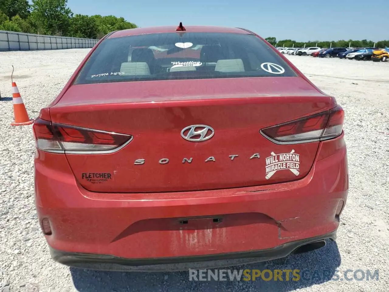 6 Photograph of a damaged car 5NPE34AF6KH789865 HYUNDAI SONATA 2019