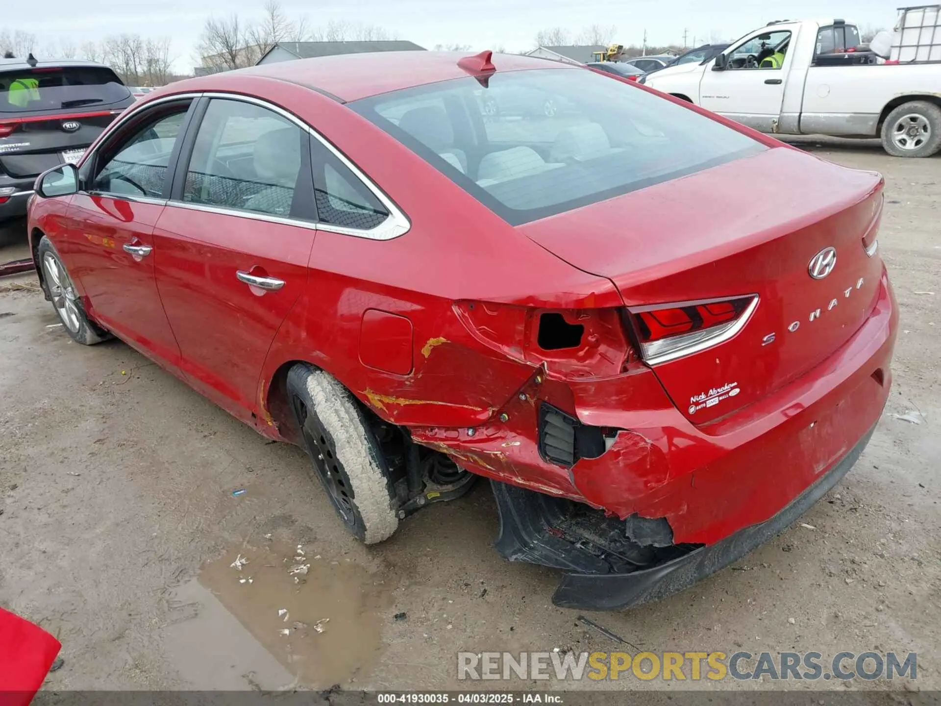 3 Photograph of a damaged car 5NPE34AF6KH815932 HYUNDAI SONATA 2019