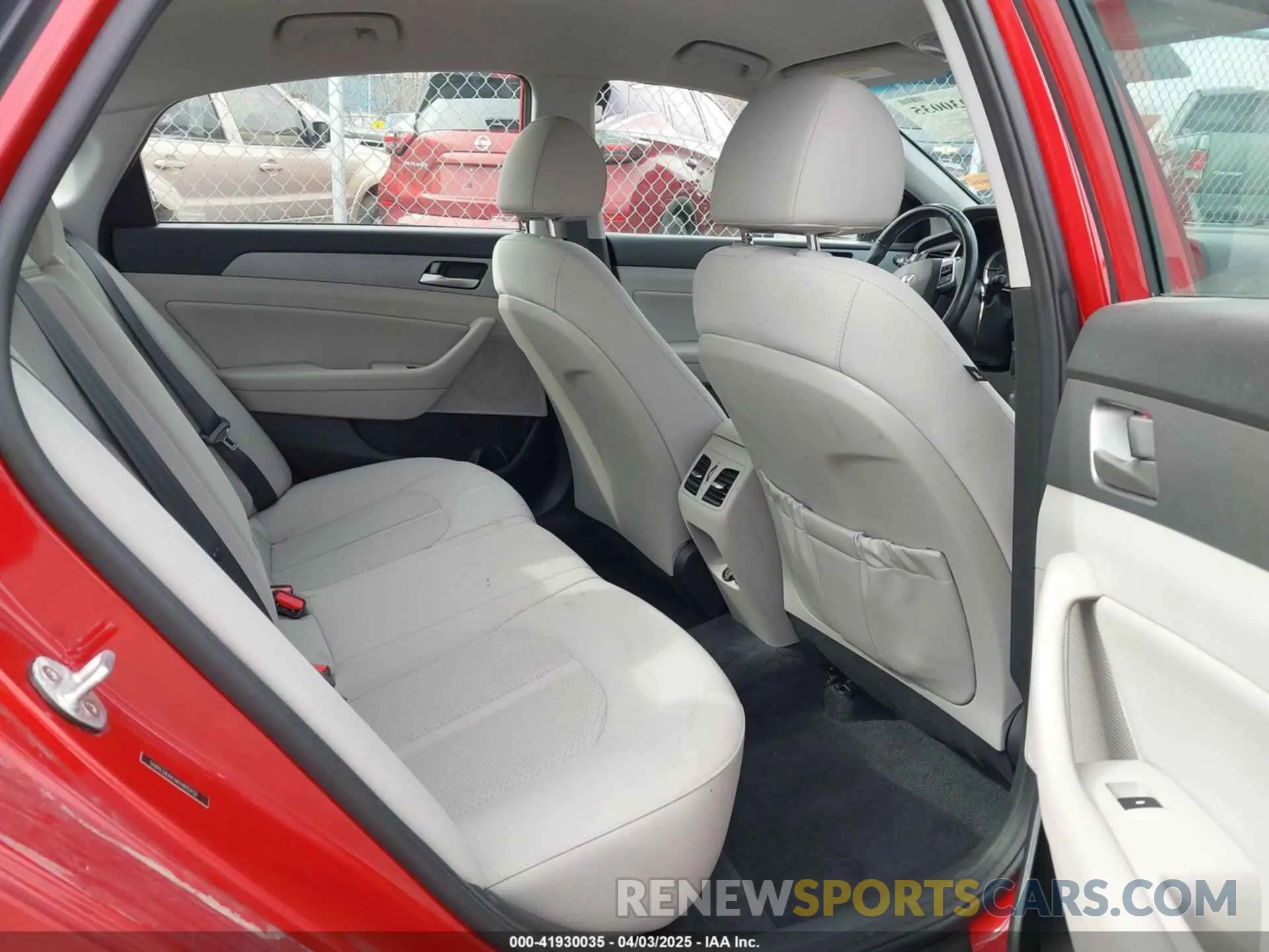 8 Photograph of a damaged car 5NPE34AF6KH815932 HYUNDAI SONATA 2019
