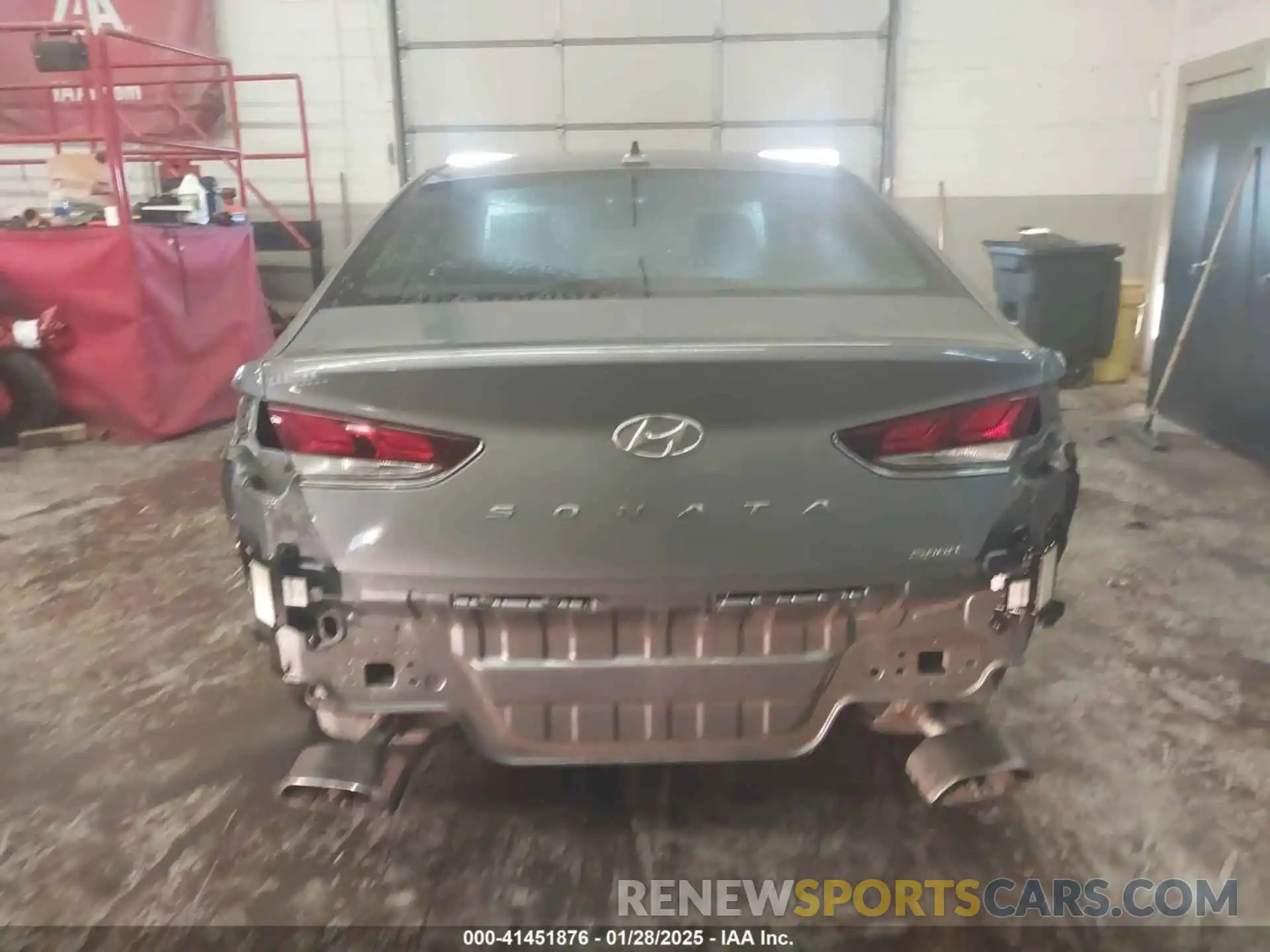 17 Photograph of a damaged car 5NPE34AF6KH816918 HYUNDAI SONATA 2019