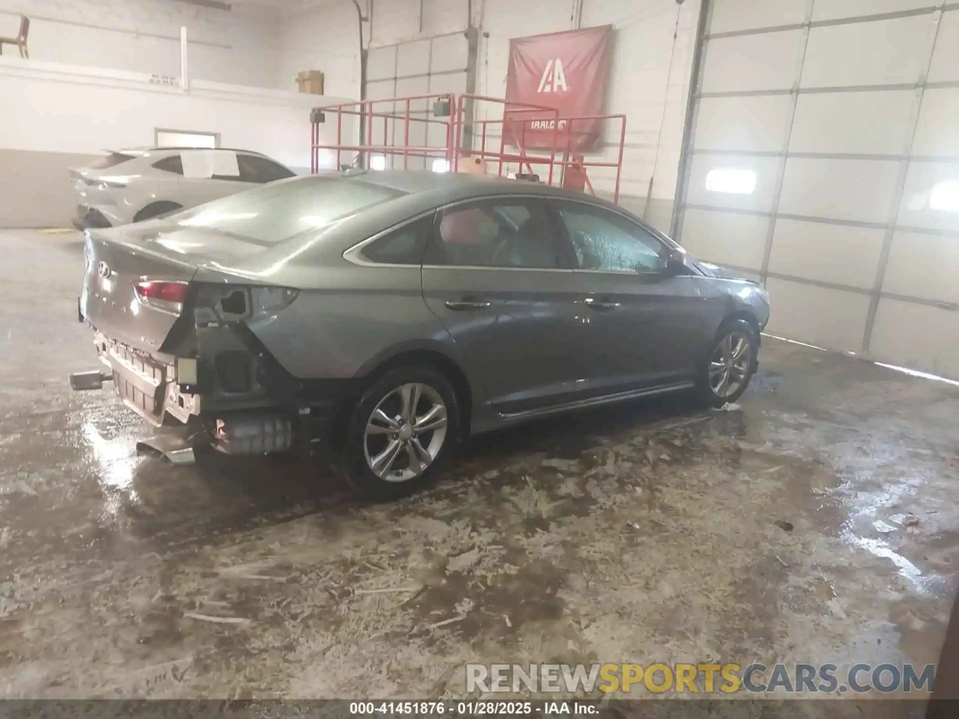 4 Photograph of a damaged car 5NPE34AF6KH816918 HYUNDAI SONATA 2019