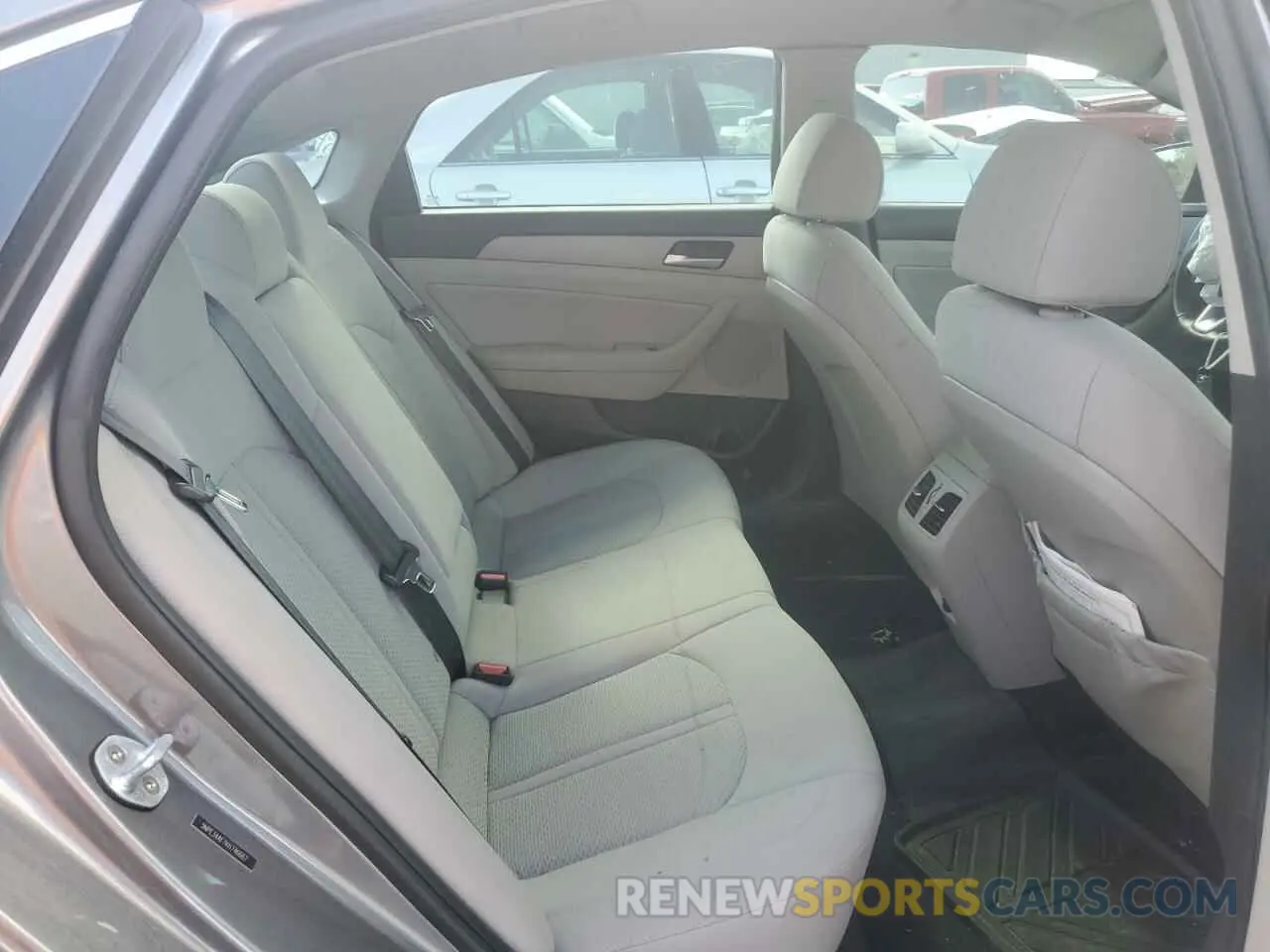 10 Photograph of a damaged car 5NPE34AF7KH746667 HYUNDAI SONATA 2019