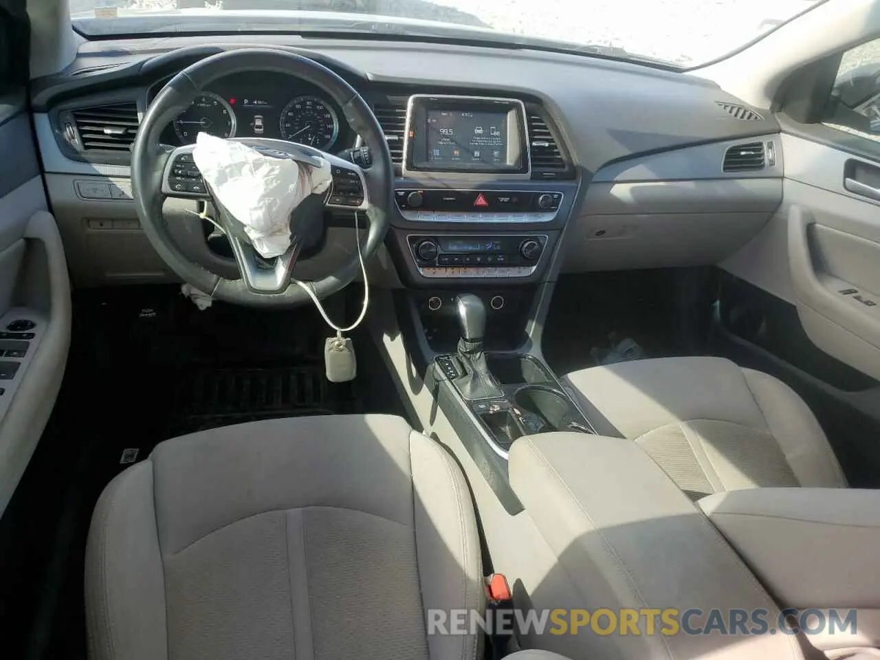 8 Photograph of a damaged car 5NPE34AF7KH746667 HYUNDAI SONATA 2019